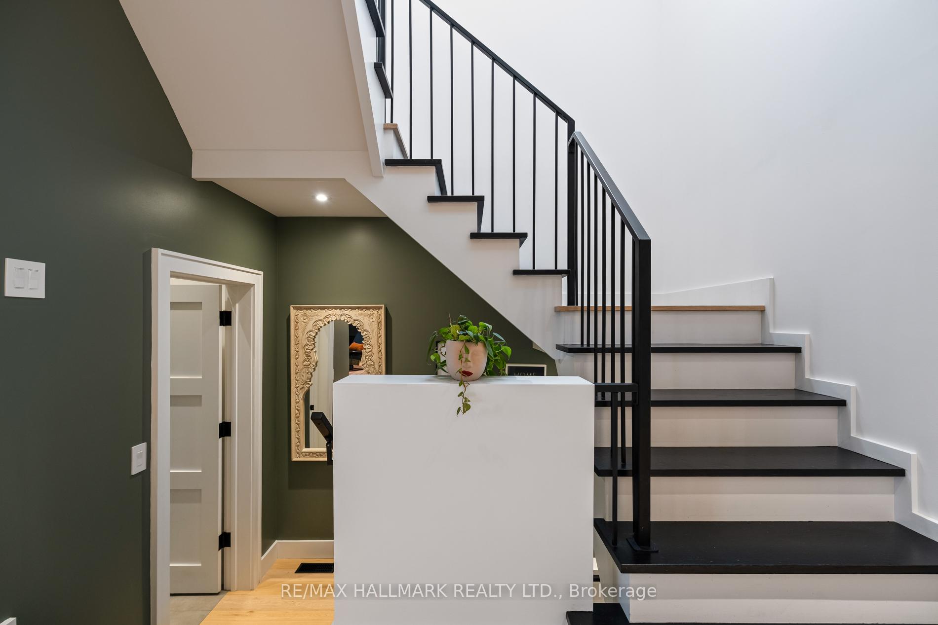 Photo 4 of 27 Glencrest Boulevard, Toronto, O'Connor-Parkview — HOMEH