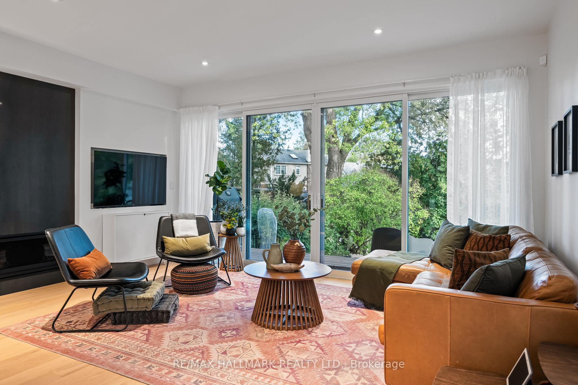 Photo 12 of 27 Glencrest Boulevard, Toronto, O'Connor-Parkview — HOMEH