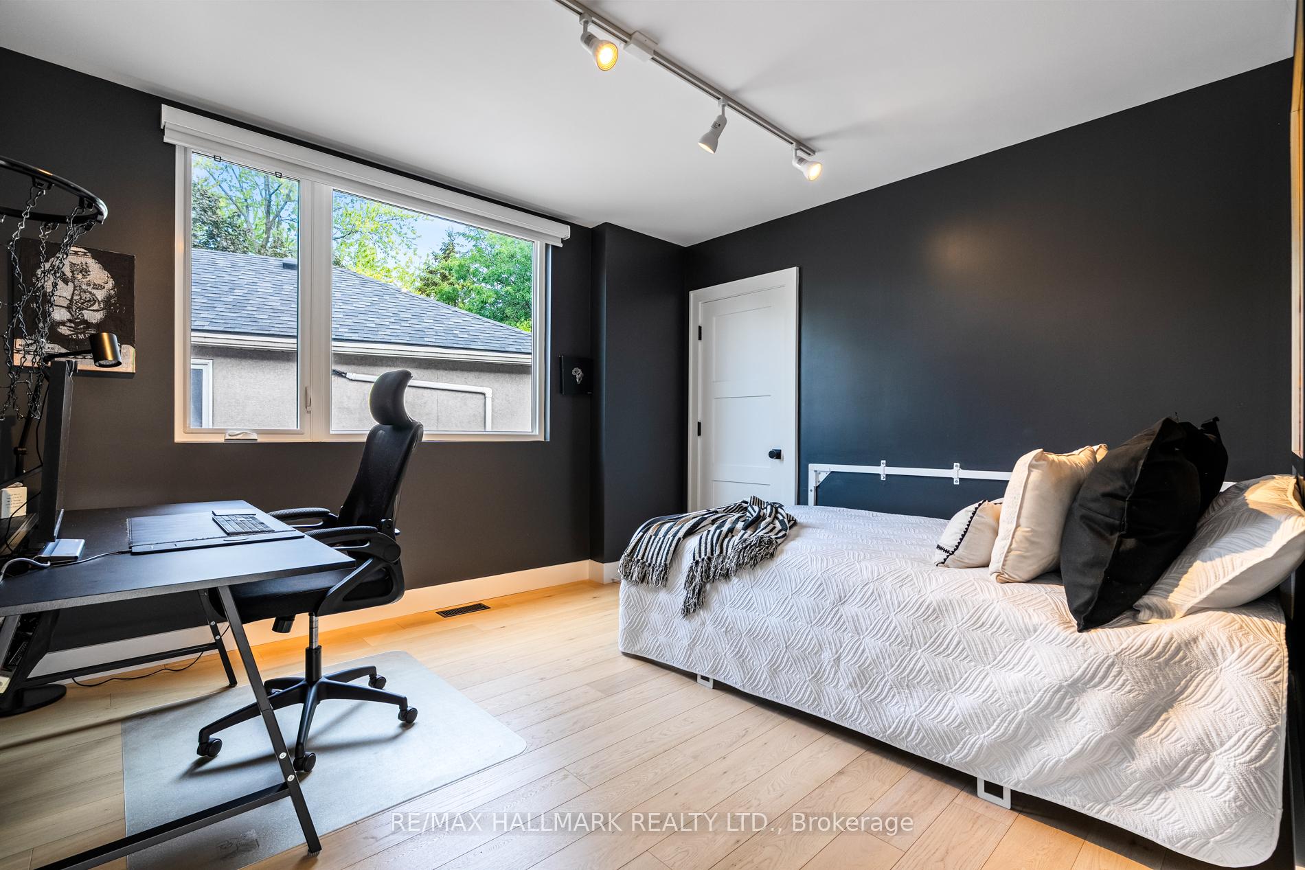 Photo 21 of 27 Glencrest Boulevard, Toronto, O'Connor-Parkview — HOMEH