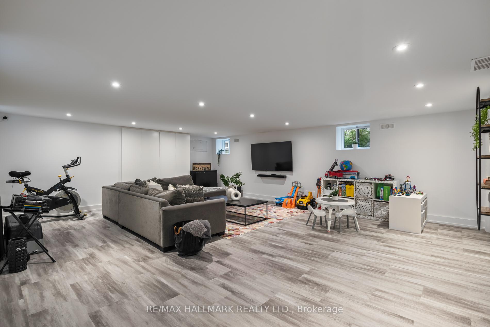 Photo 23 of 27 Glencrest Boulevard, Toronto, O'Connor-Parkview — HOMEH
