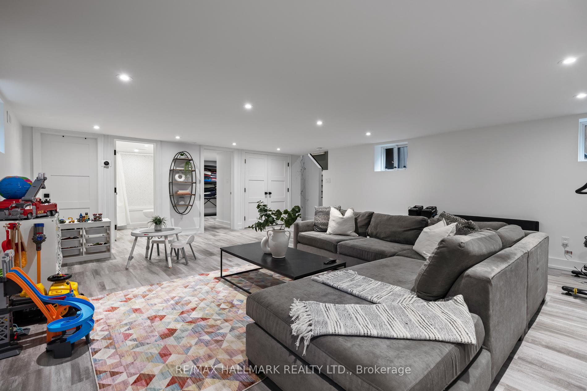 Photo 24 of 27 Glencrest Boulevard, Toronto, O'Connor-Parkview — HOMEH