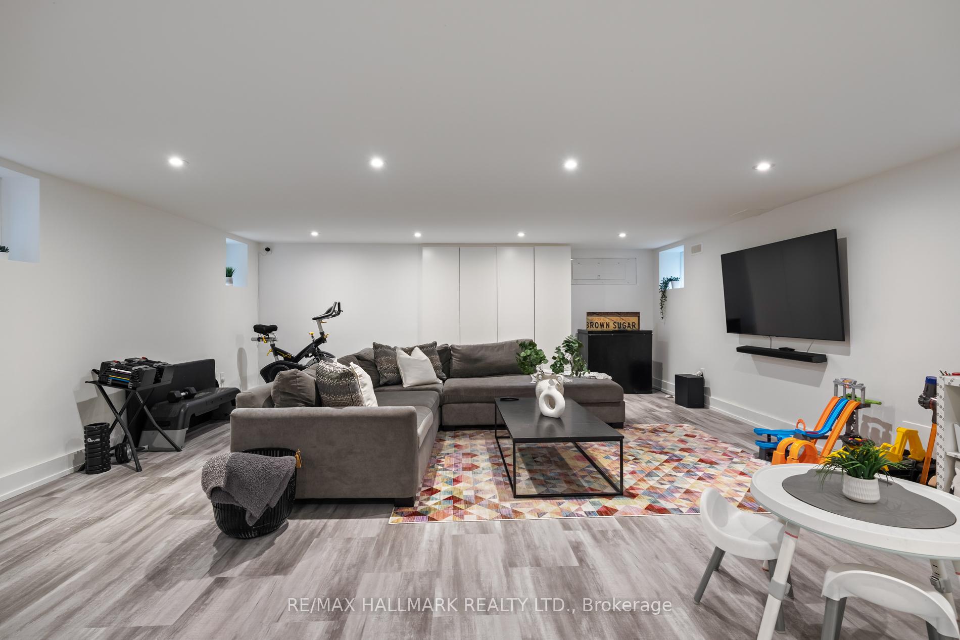 Photo 25 of 27 Glencrest Boulevard, Toronto, O'Connor-Parkview — HOMEH