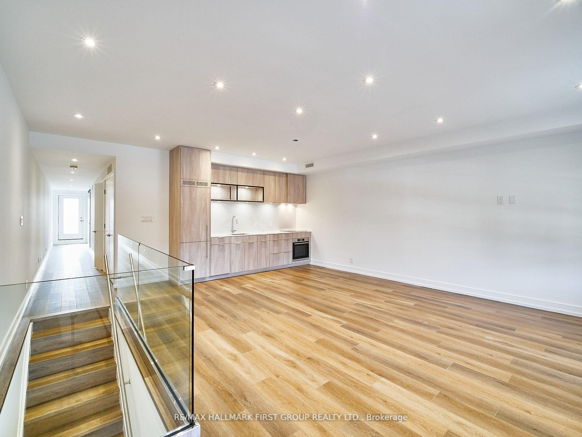 Photo 3 of Unit Upper, 2598 Yonge Street, Toronto, Lawrence Park South — HOMEH