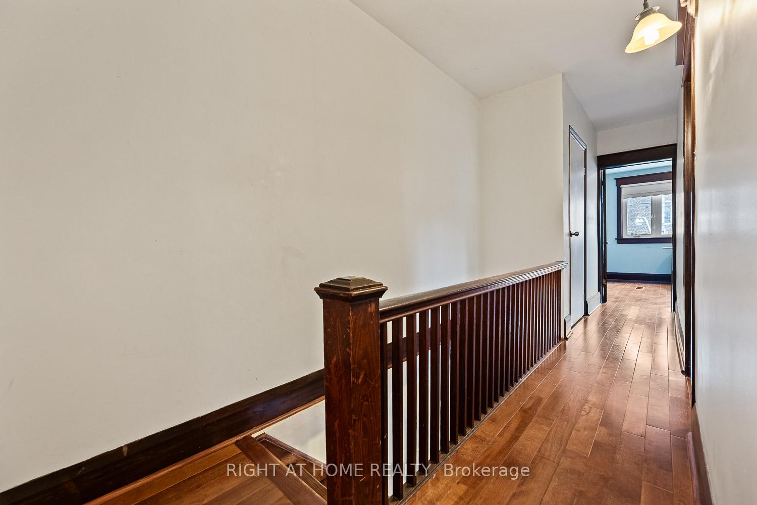 Photo 13 of 2062 Gerrard Street E, Toronto, East End-Danforth — HOMEH