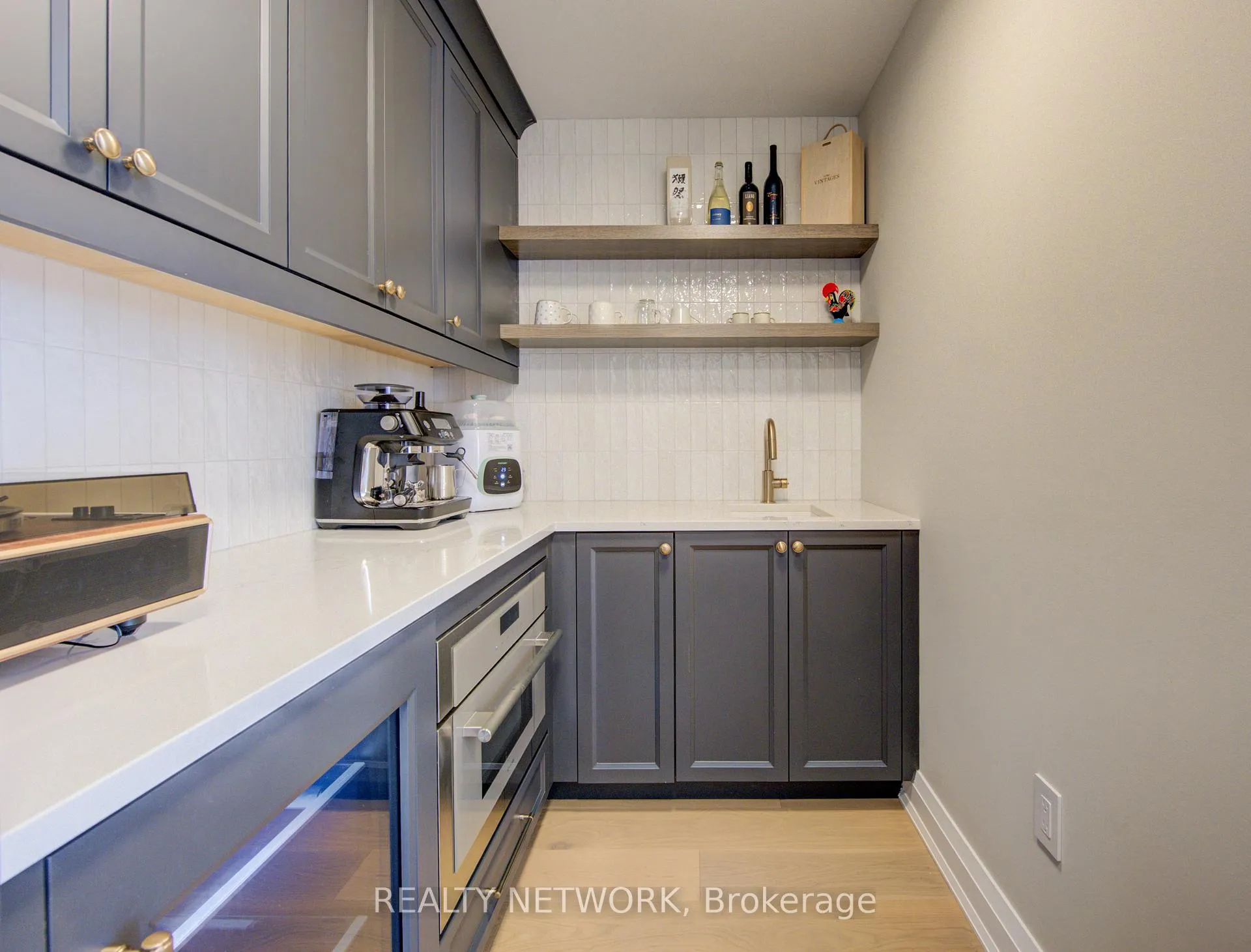 Photo 17 of 895 Jerseyville Road W, Hamilton, Rural Ancaster — HOMEH