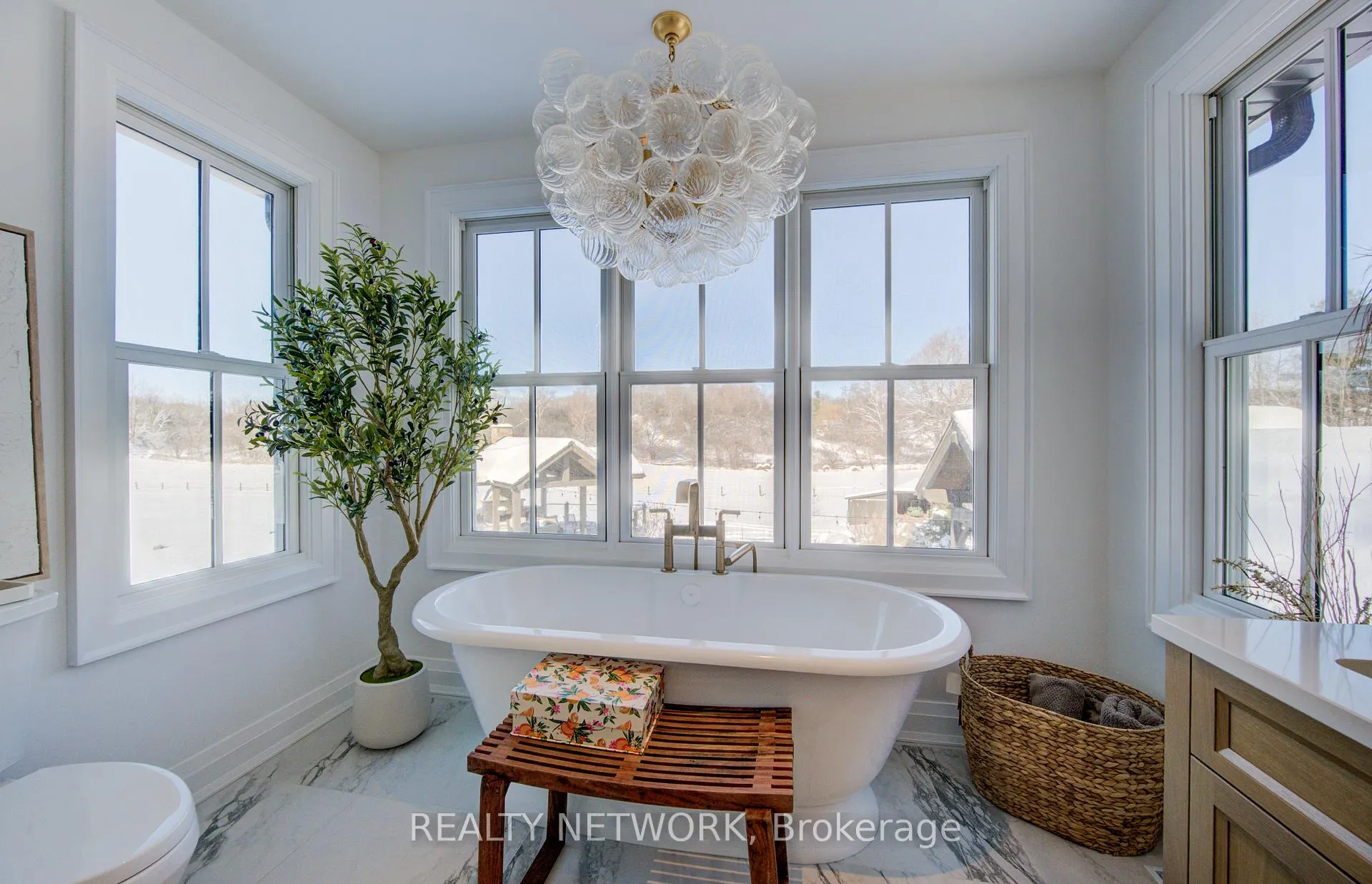 Photo 28 of 895 Jerseyville Road W, Hamilton, Rural Ancaster — HOMEH