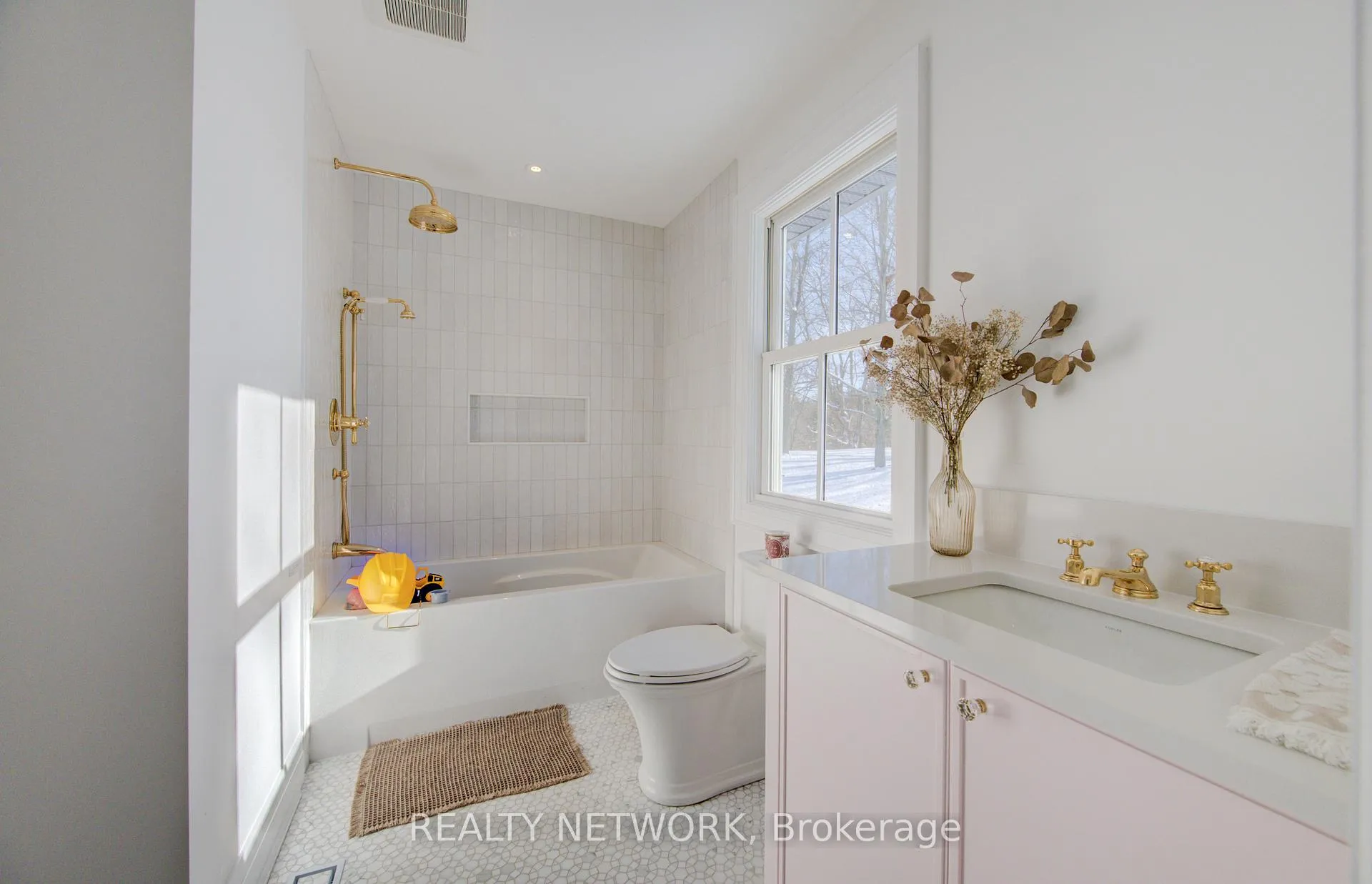 Photo 37 of 895 Jerseyville Road W, Hamilton, Rural Ancaster — HOMEH