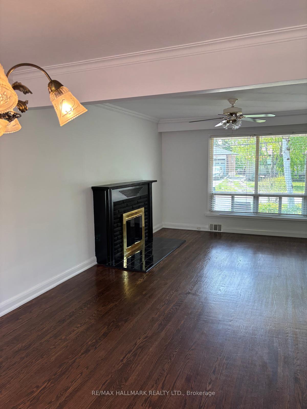 Photo 2 of 34 Meadowacres Drive, Scarborough, Tam O'Shanter-Sullivan — HOMEH