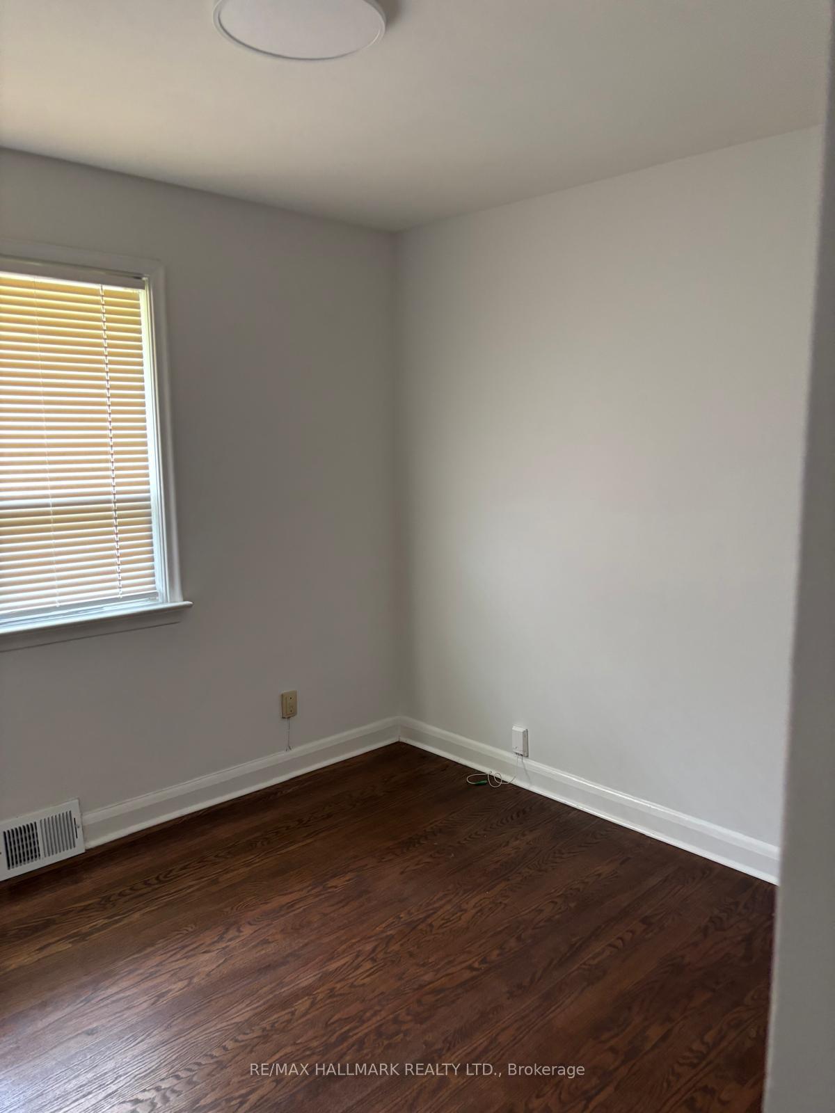 Photo 8 of 34 Meadowacres Drive, Scarborough, Tam O'Shanter-Sullivan — HOMEH