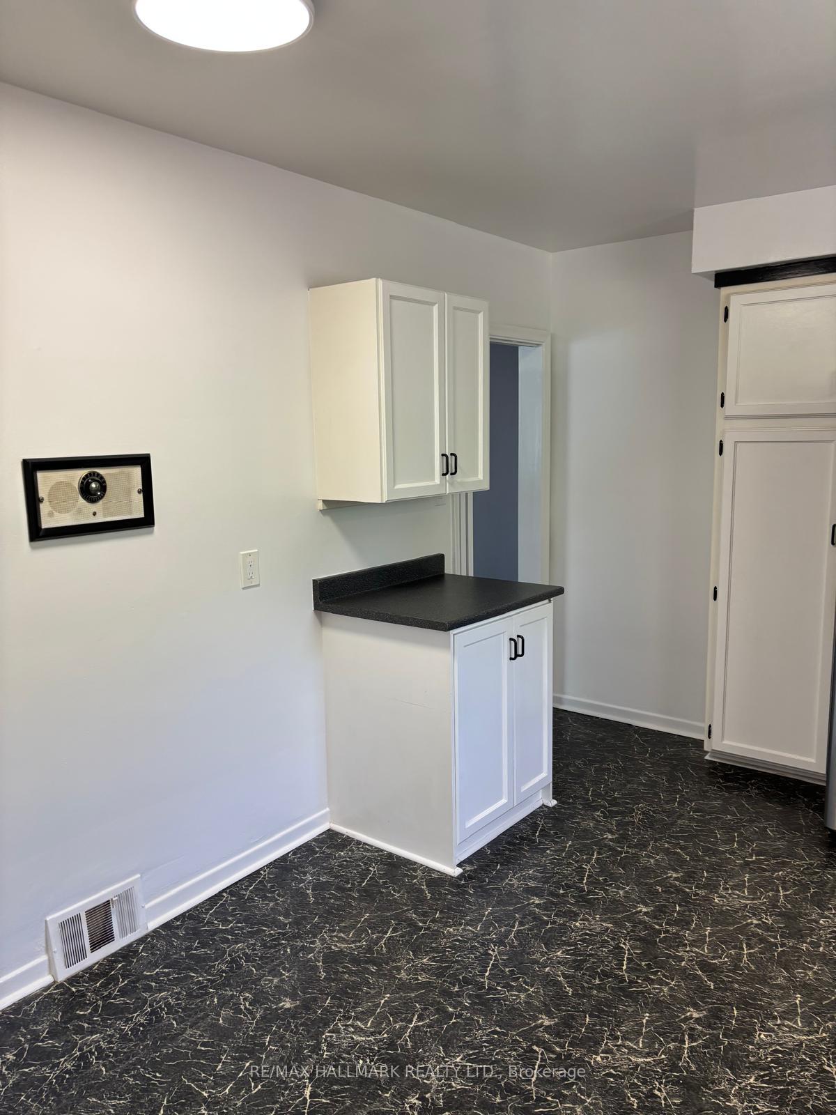 Photo 12 of 34 Meadowacres Drive, Scarborough, Tam O'Shanter-Sullivan — HOMEH