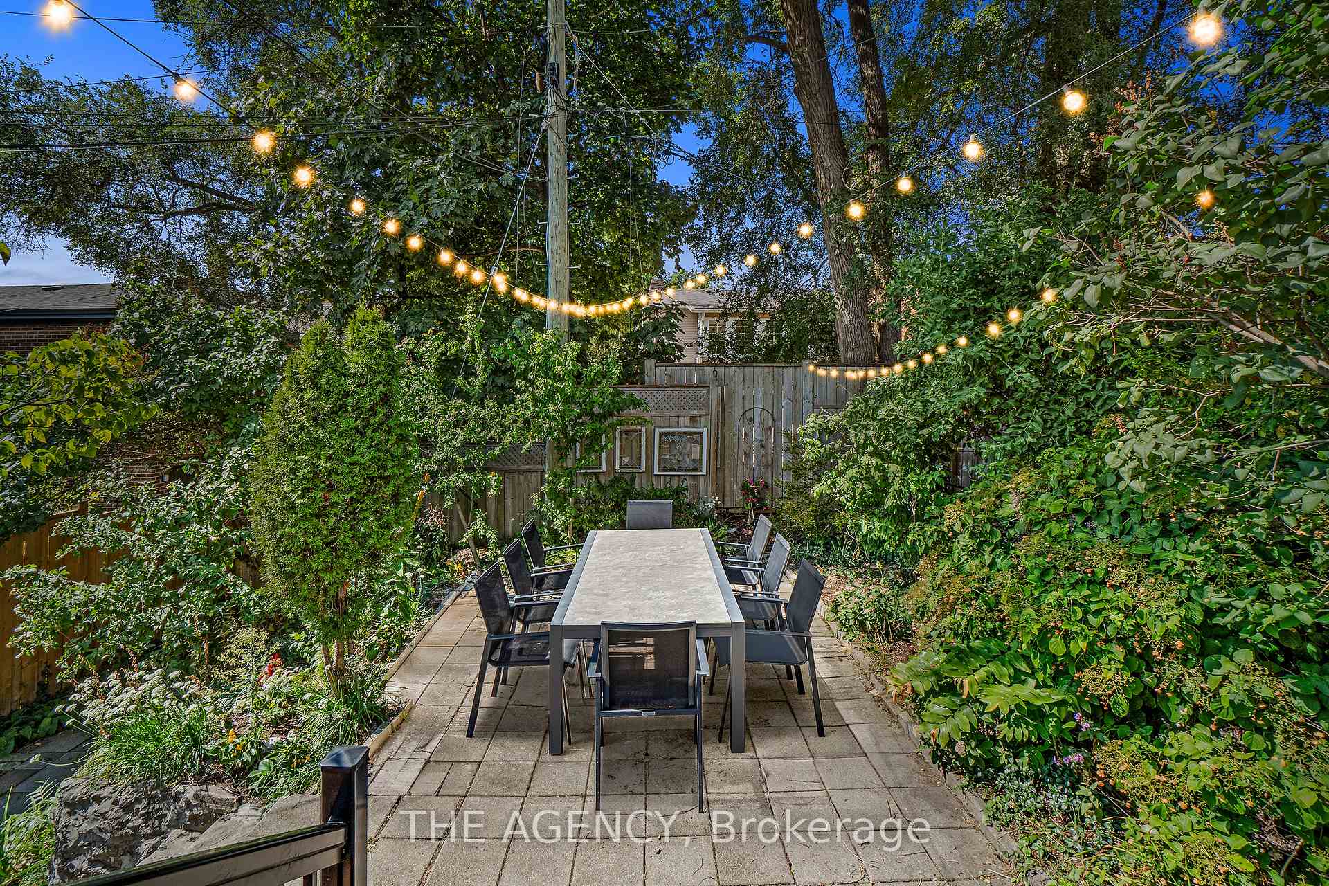 Photo 3 of 172 Brookside Drive, Toronto, East End-Danforth — HOMEH
