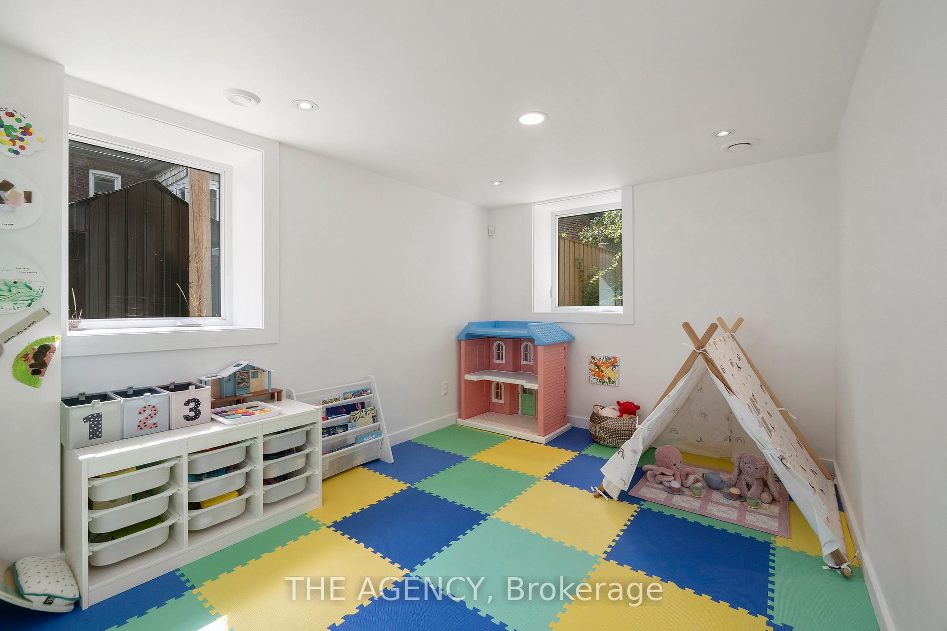 Photo 31 of 172 Brookside Drive, Toronto, East End-Danforth — HOMEH