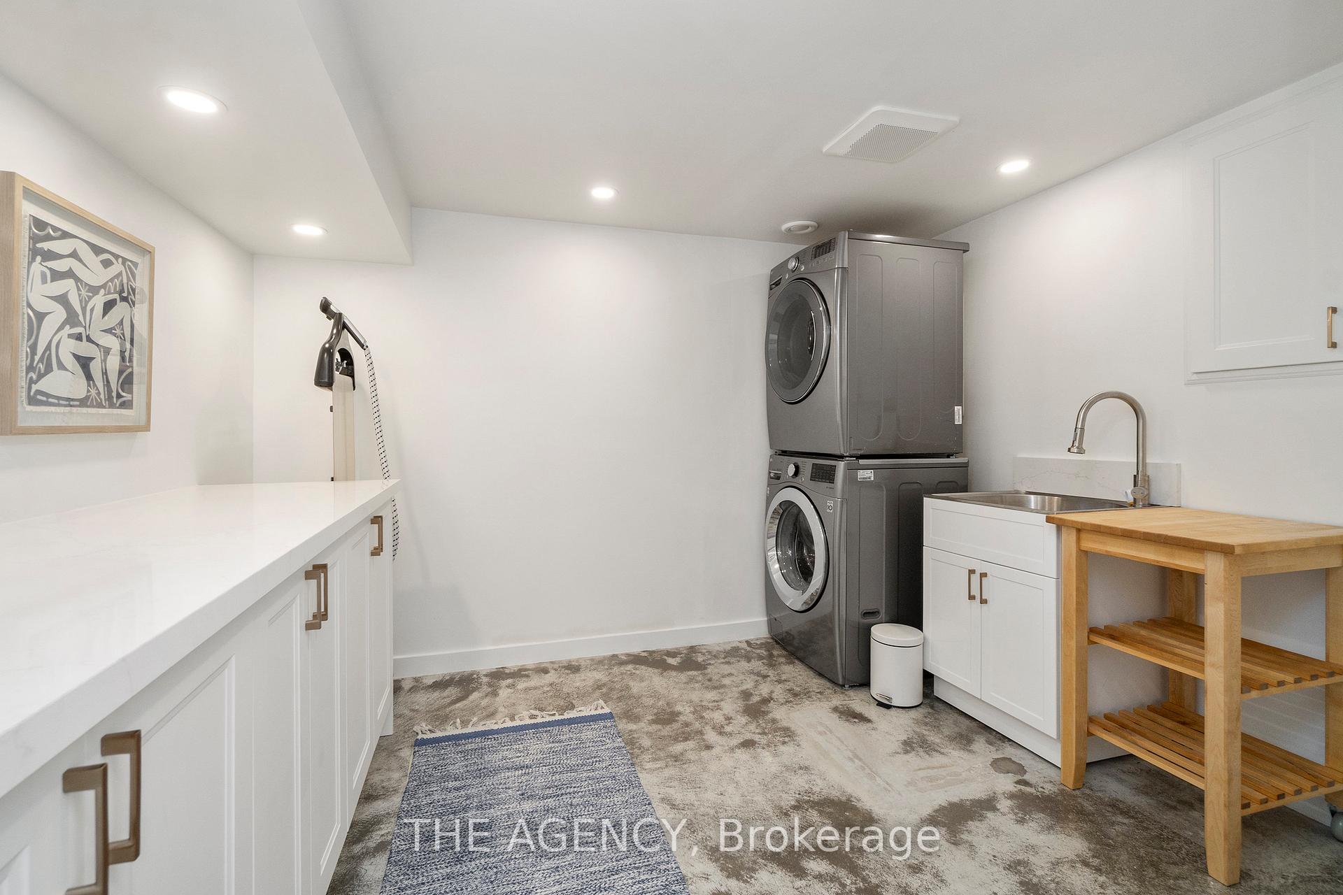 Photo 32 of 172 Brookside Drive, Toronto, East End-Danforth — HOMEH