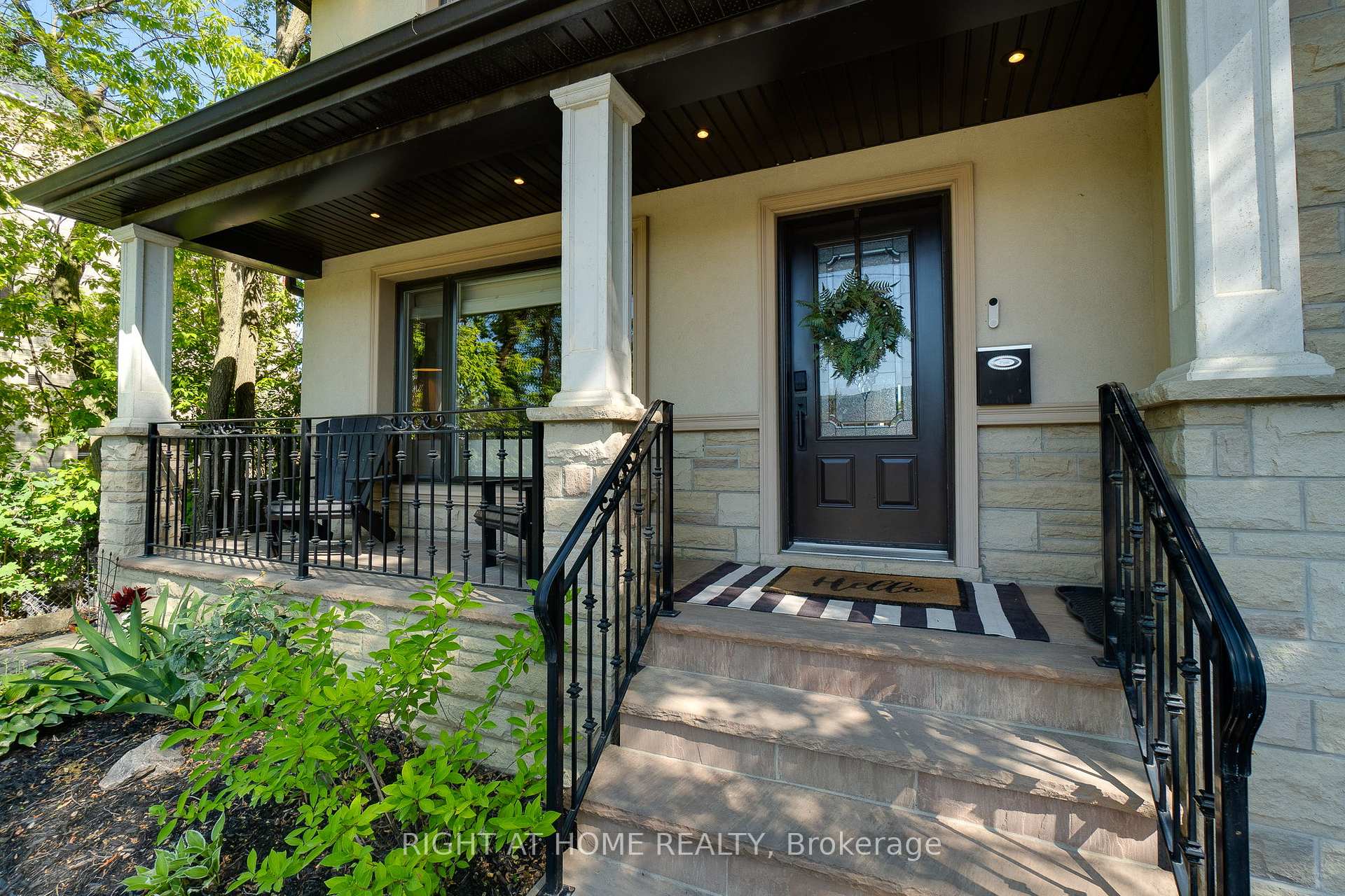 Photo 2 of 92 Ridgevale Drive, Toronto, Englemount-Lawrence — HOMEH