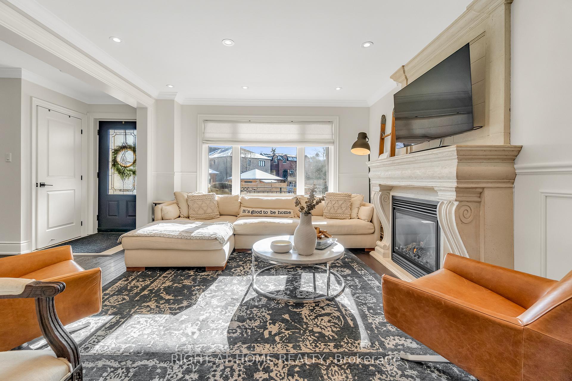 Photo 3 of 92 Ridgevale Drive, Toronto, Englemount-Lawrence — HOMEH