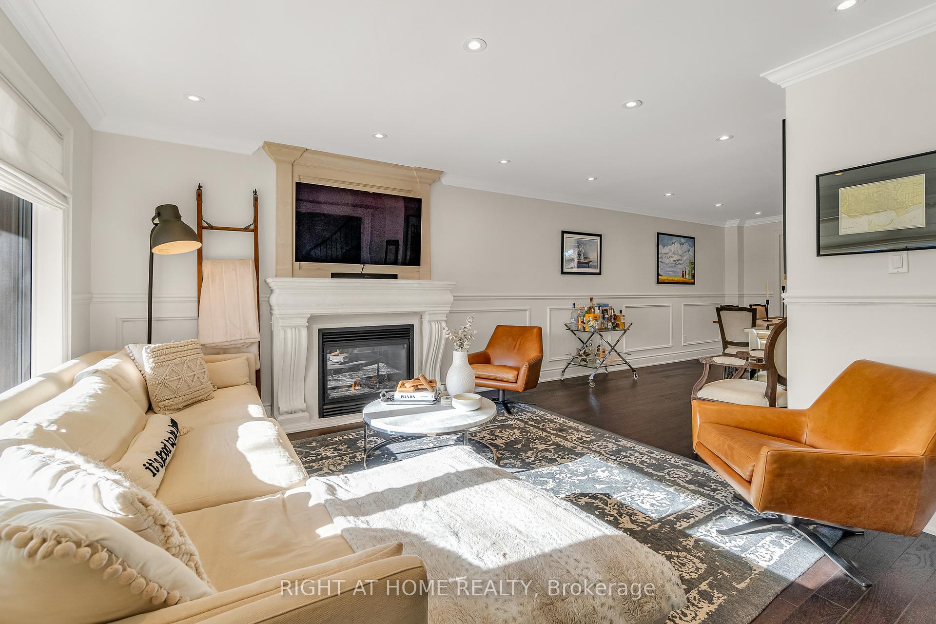 Photo 4 of 92 Ridgevale Drive, Toronto, Englemount-Lawrence — HOMEH