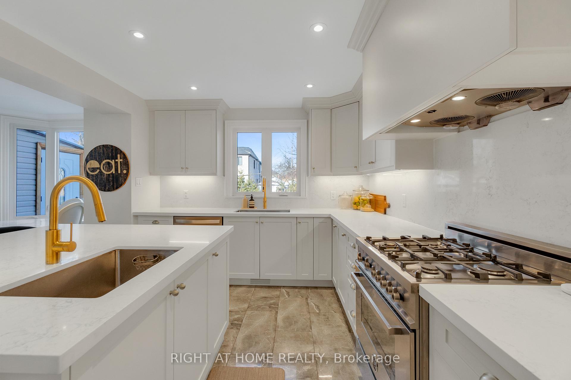 Photo 9 of 92 Ridgevale Drive, Toronto, Englemount-Lawrence — HOMEH