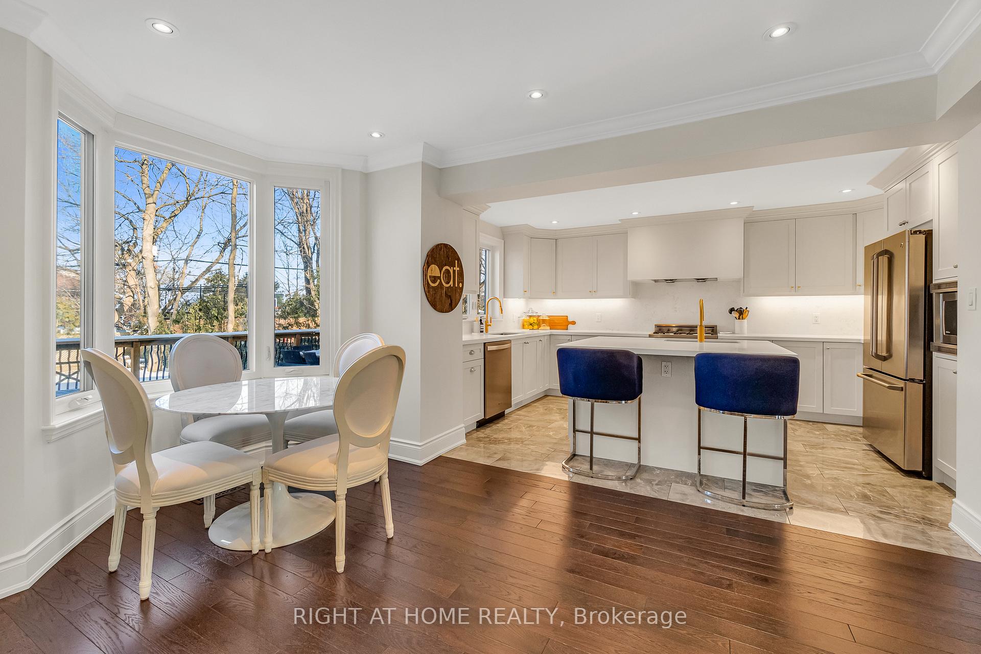 Photo 11 of 92 Ridgevale Drive, Toronto, Englemount-Lawrence — HOMEH