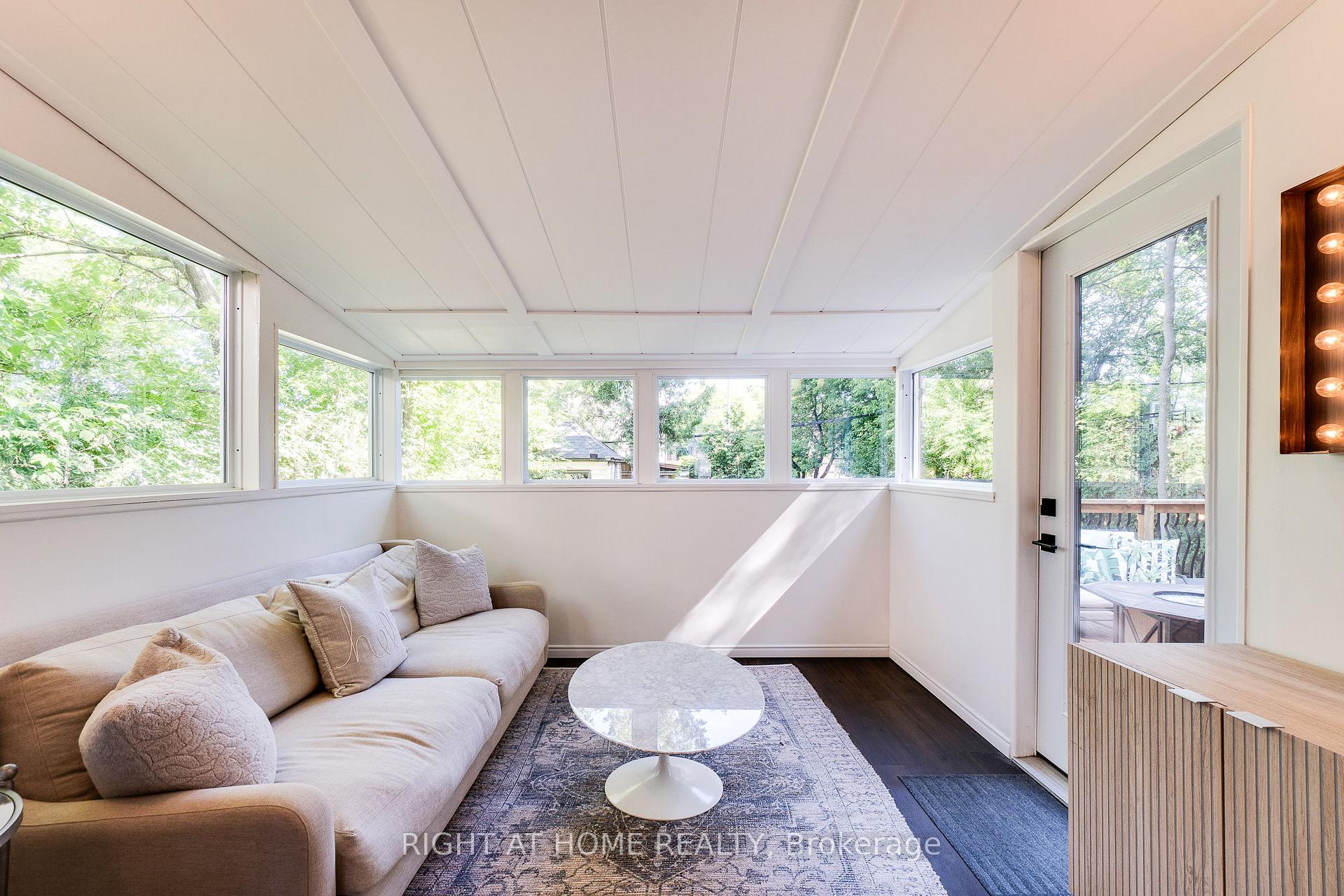 Photo 12 of 92 Ridgevale Drive, Toronto, Englemount-Lawrence — HOMEH
