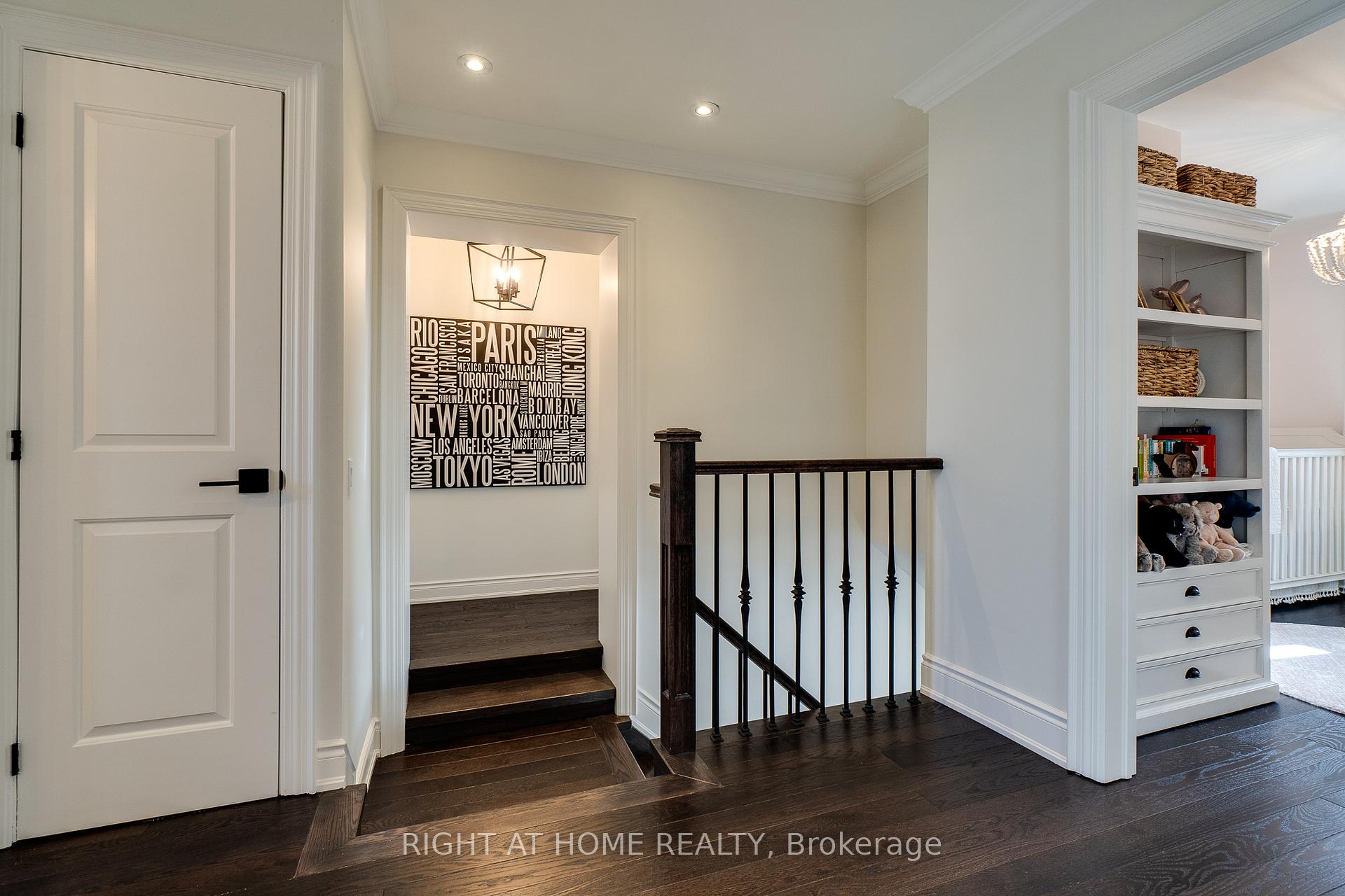 Photo 14 of 92 Ridgevale Drive, Toronto, Englemount-Lawrence — HOMEH