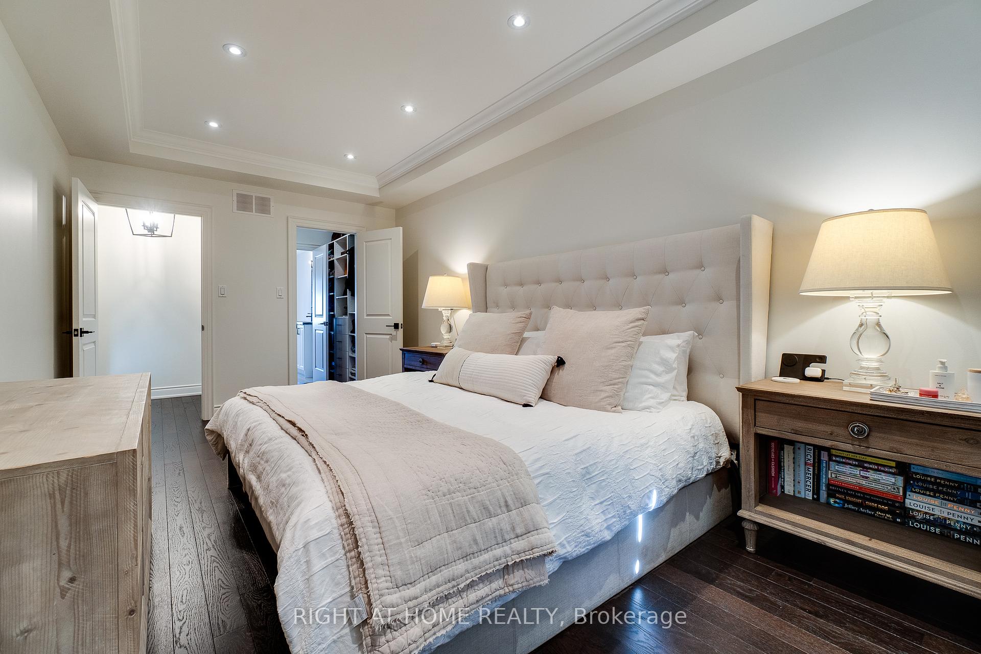 Photo 16 of 92 Ridgevale Drive, Toronto, Englemount-Lawrence — HOMEH