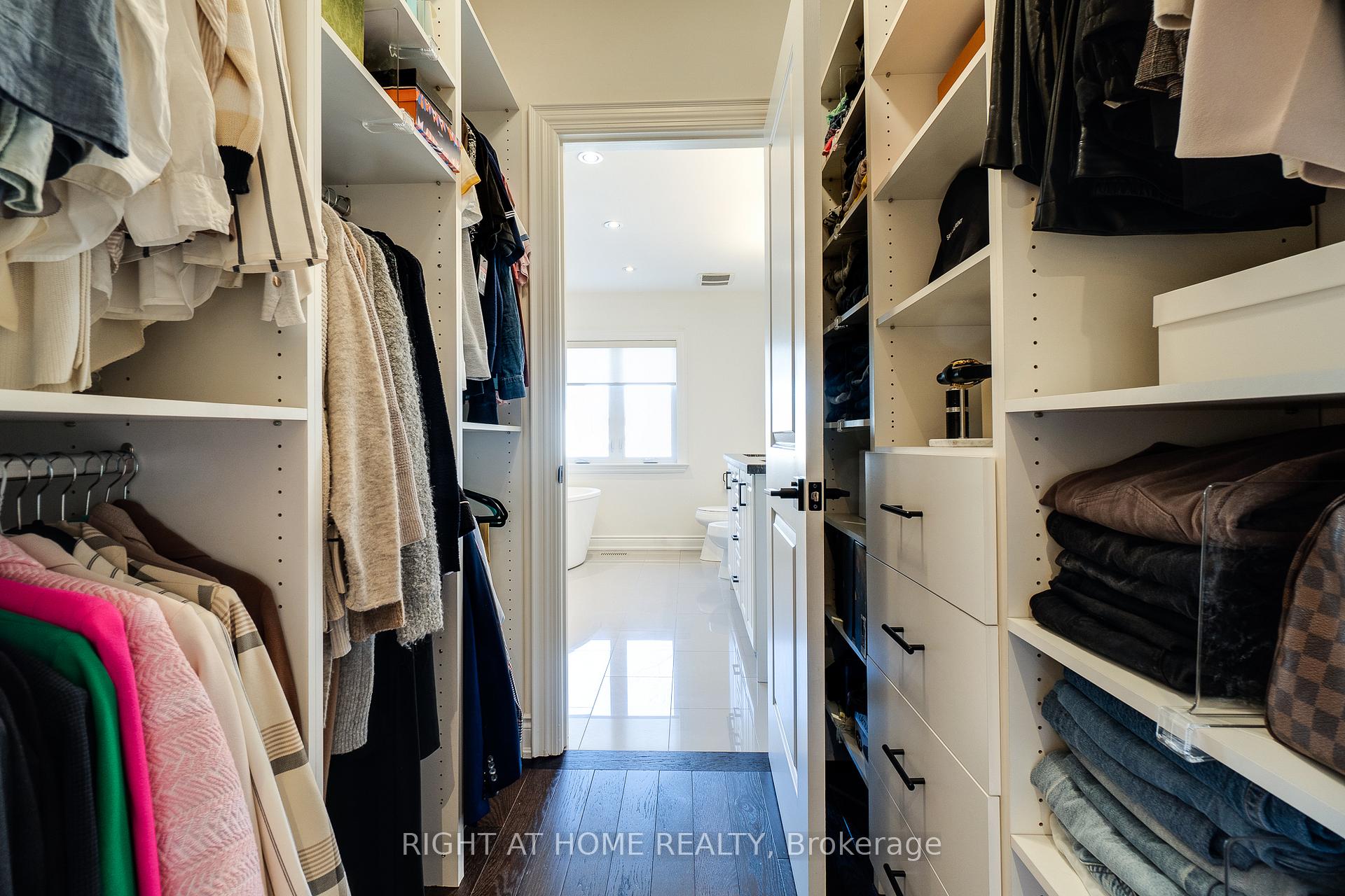Photo 17 of 92 Ridgevale Drive, Toronto, Englemount-Lawrence — HOMEH
