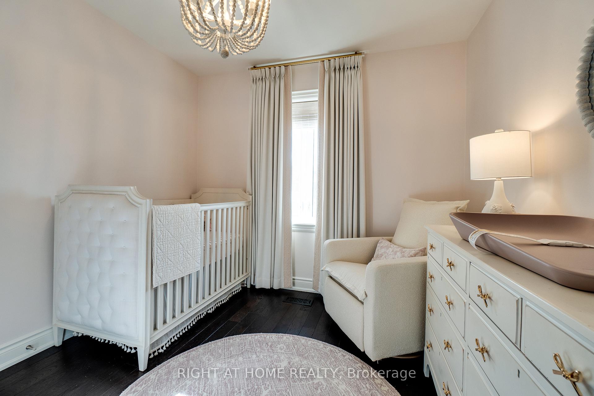 Photo 22 of 92 Ridgevale Drive, Toronto, Englemount-Lawrence — HOMEH