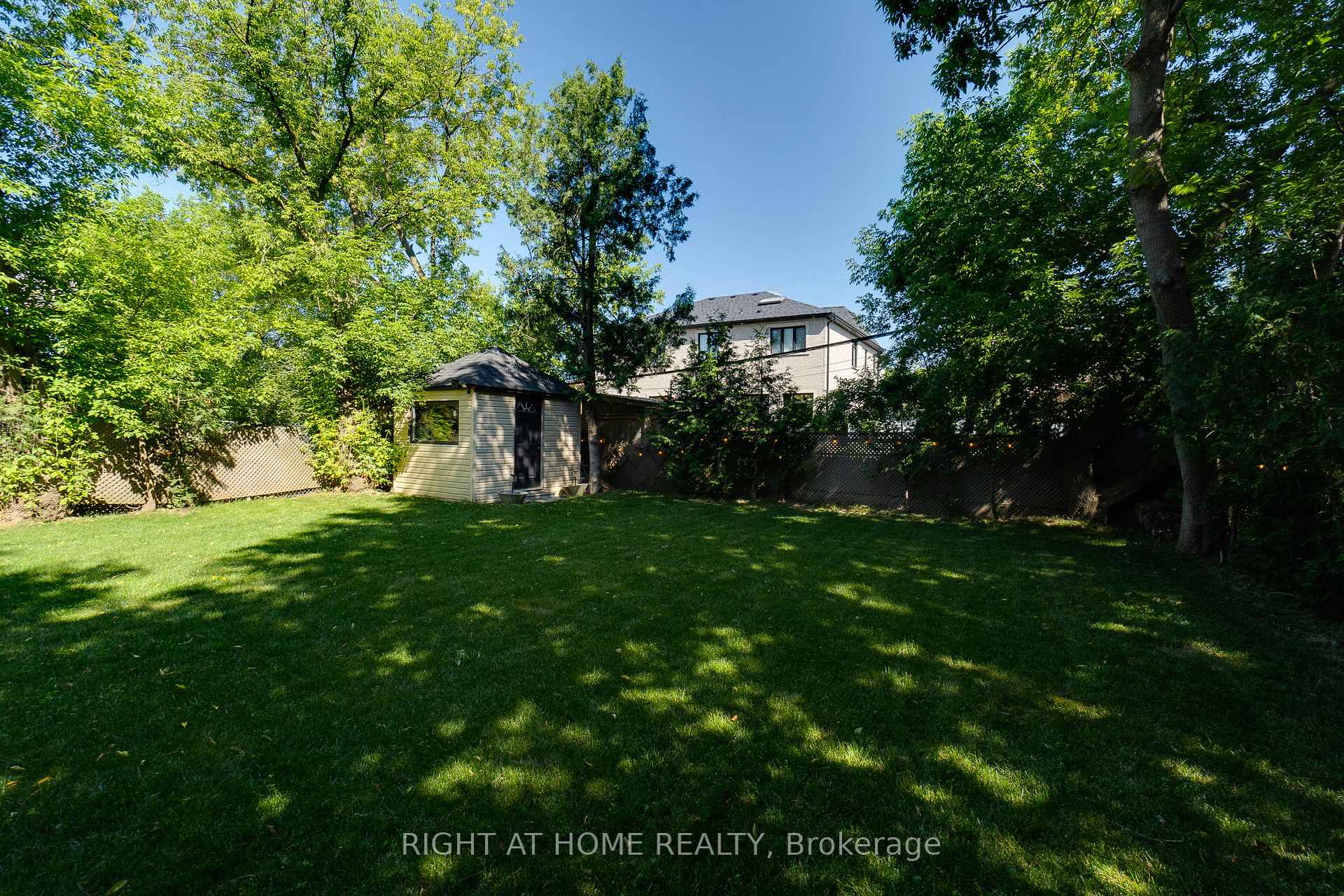 Photo 31 of 92 Ridgevale Drive, Toronto, Englemount-Lawrence — HOMEH