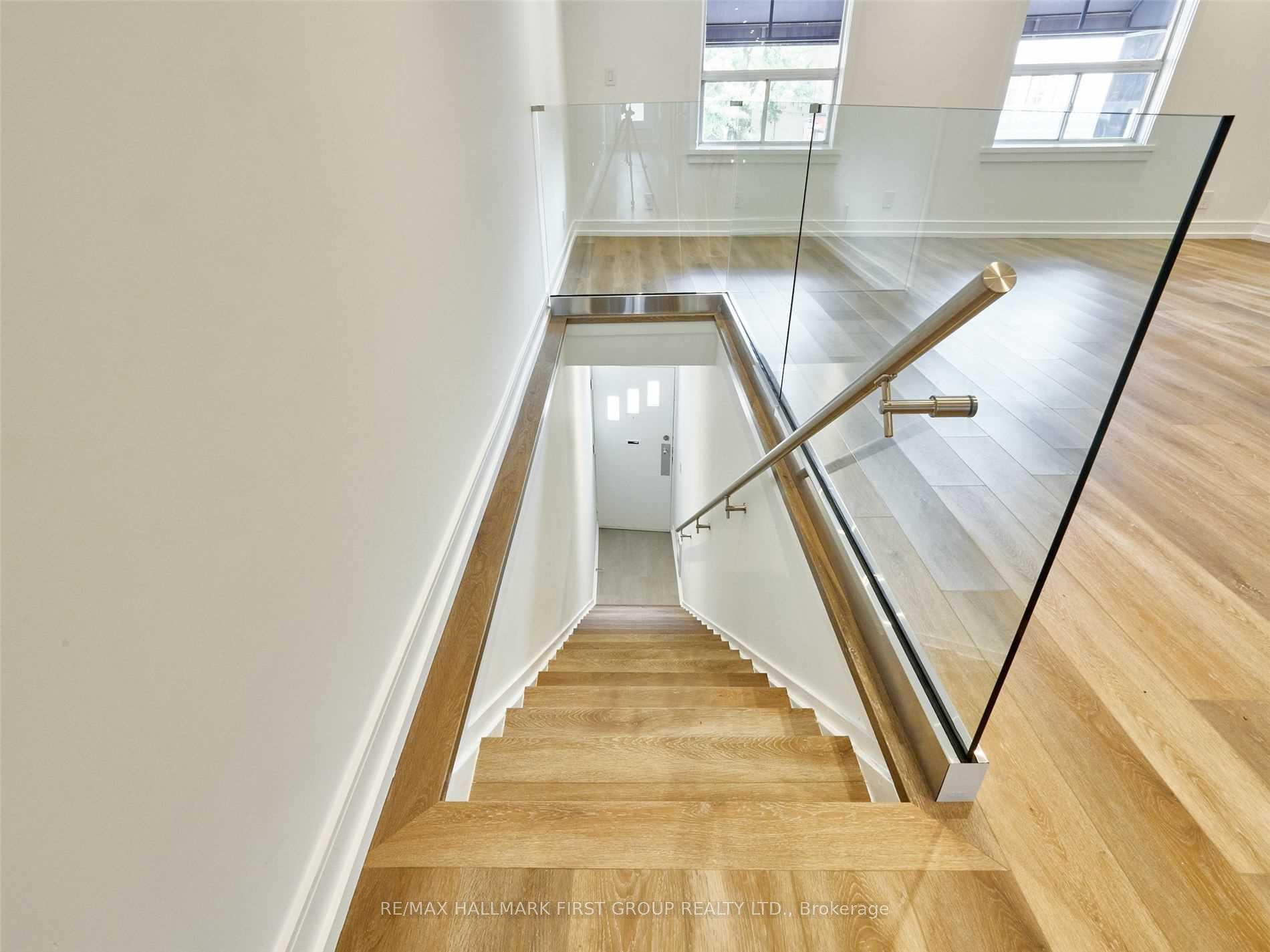 Photo 2 of Unit Upper, 2602 Yonge Street, Toronto, Lawrence Park South — HOMEH