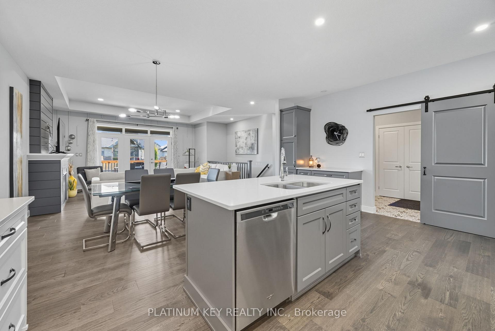 Photo 8 of 140 Collins Way, Strathroy-Caradoc, SE — HOMEH