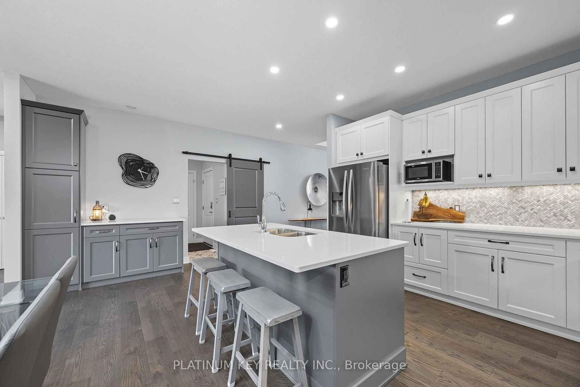 Photo 9 of 140 Collins Way, Strathroy-Caradoc, SE — HOMEH