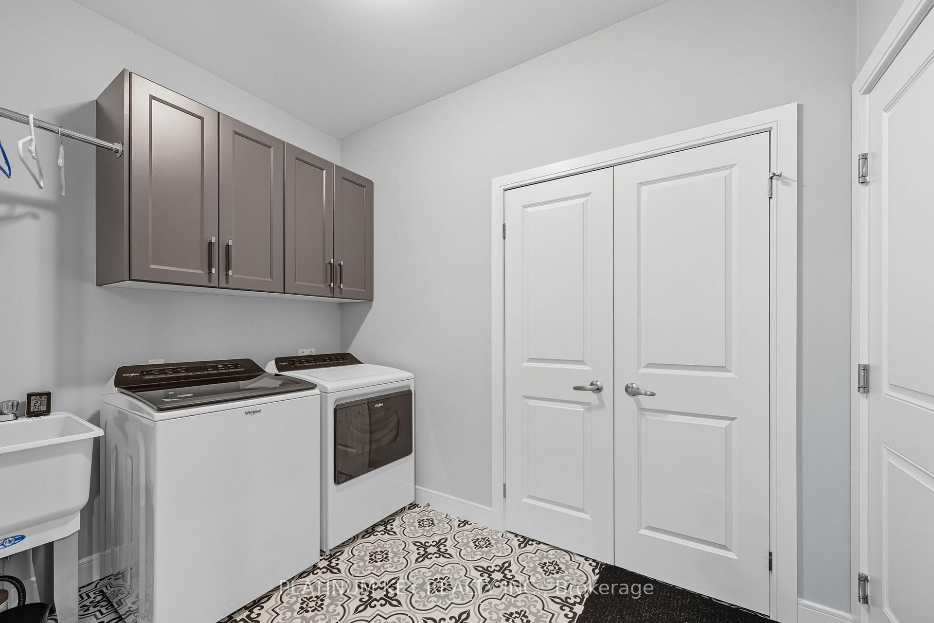 Photo 15 of 140 Collins Way, Strathroy-Caradoc, SE — HOMEH