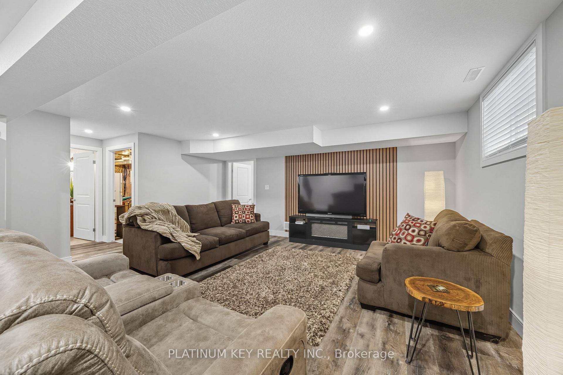 Photo 24 of 140 Collins Way, Strathroy-Caradoc, SE — HOMEH