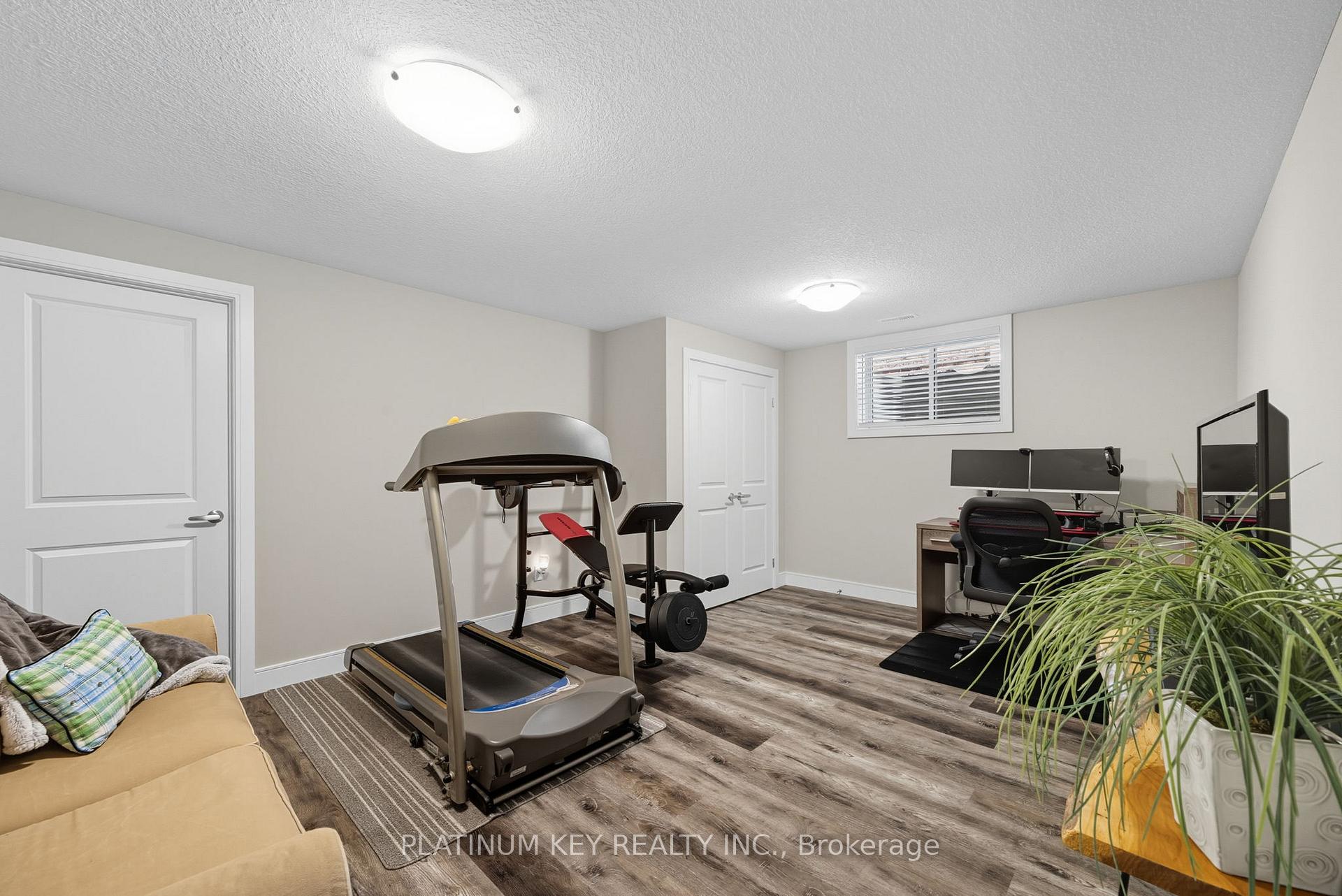 Photo 28 of 140 Collins Way, Strathroy-Caradoc, SE — HOMEH