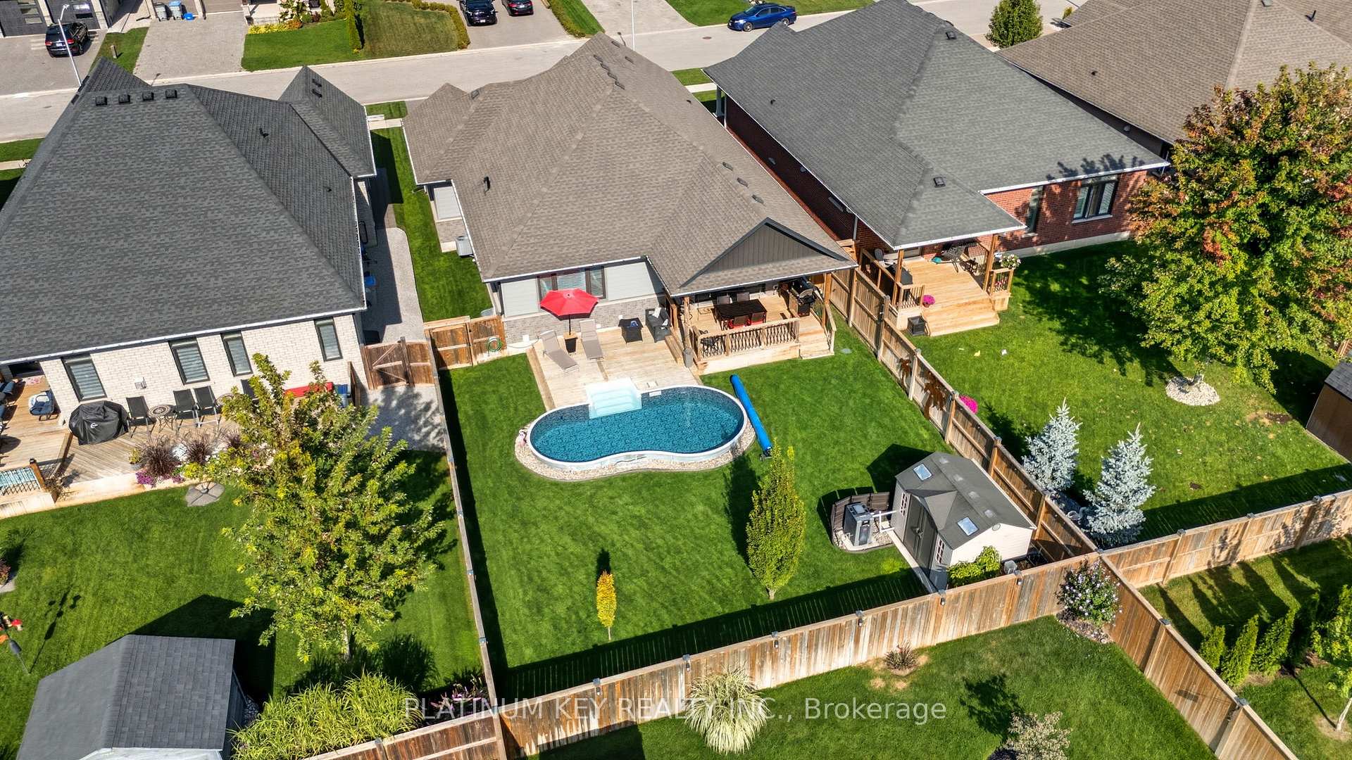 Photo 35 of 140 Collins Way, Strathroy-Caradoc, SE — HOMEH