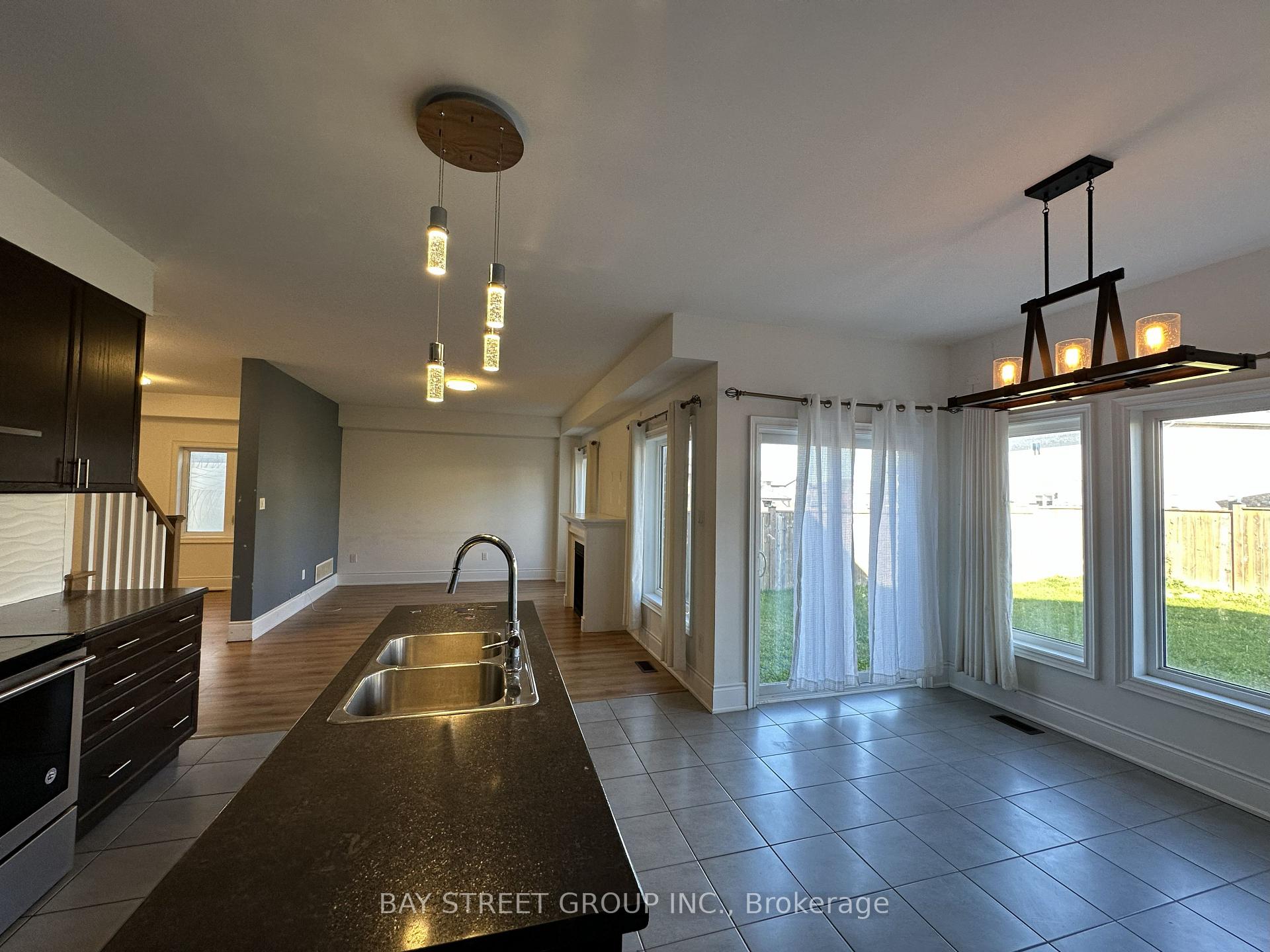 Photo 11 of 77 Sunset Way, Thorold, Rolling Meadows — HOMEH