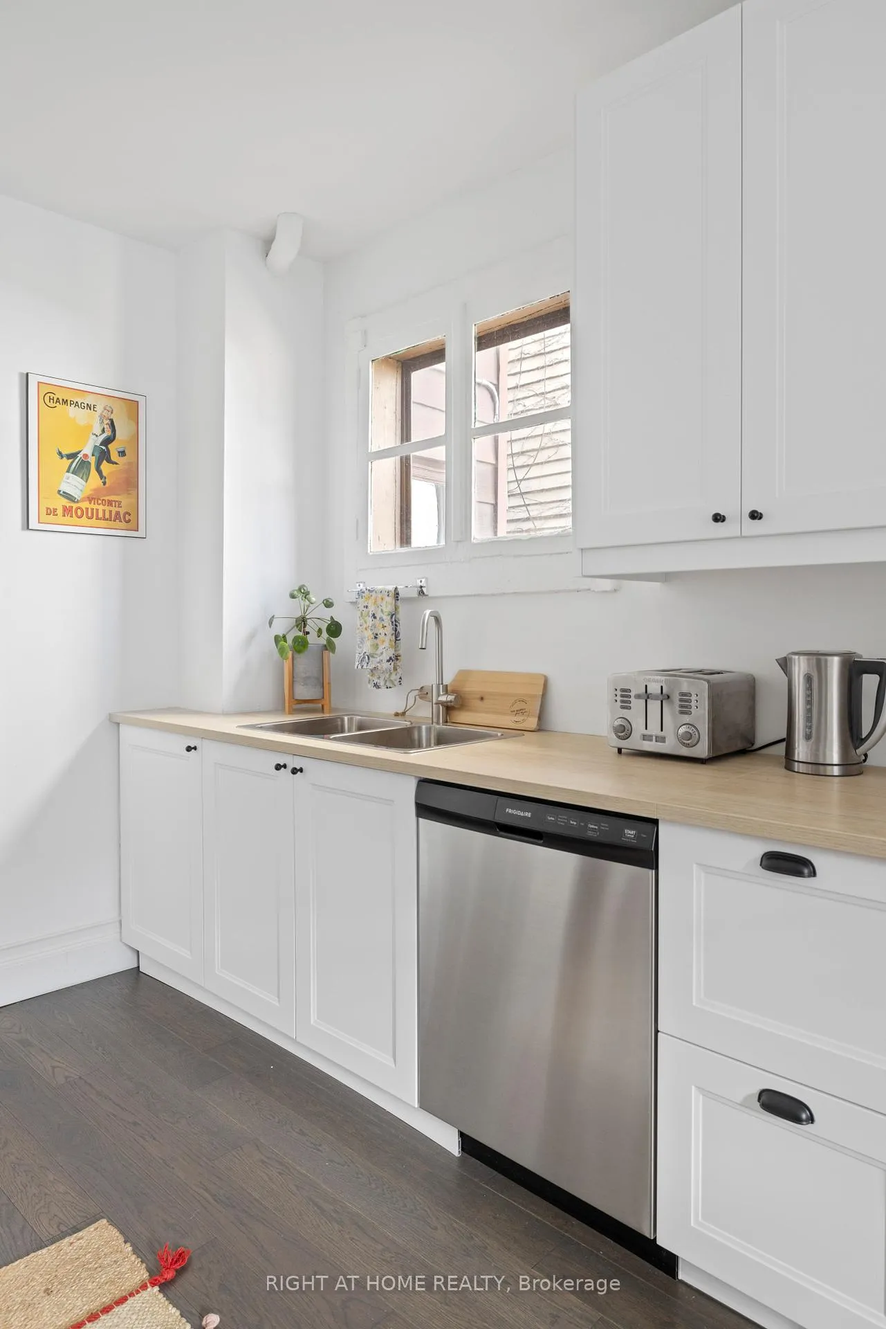 Photo 9 of 15 Kintyre Avenue, Toronto, South Riverdale — HOMEH