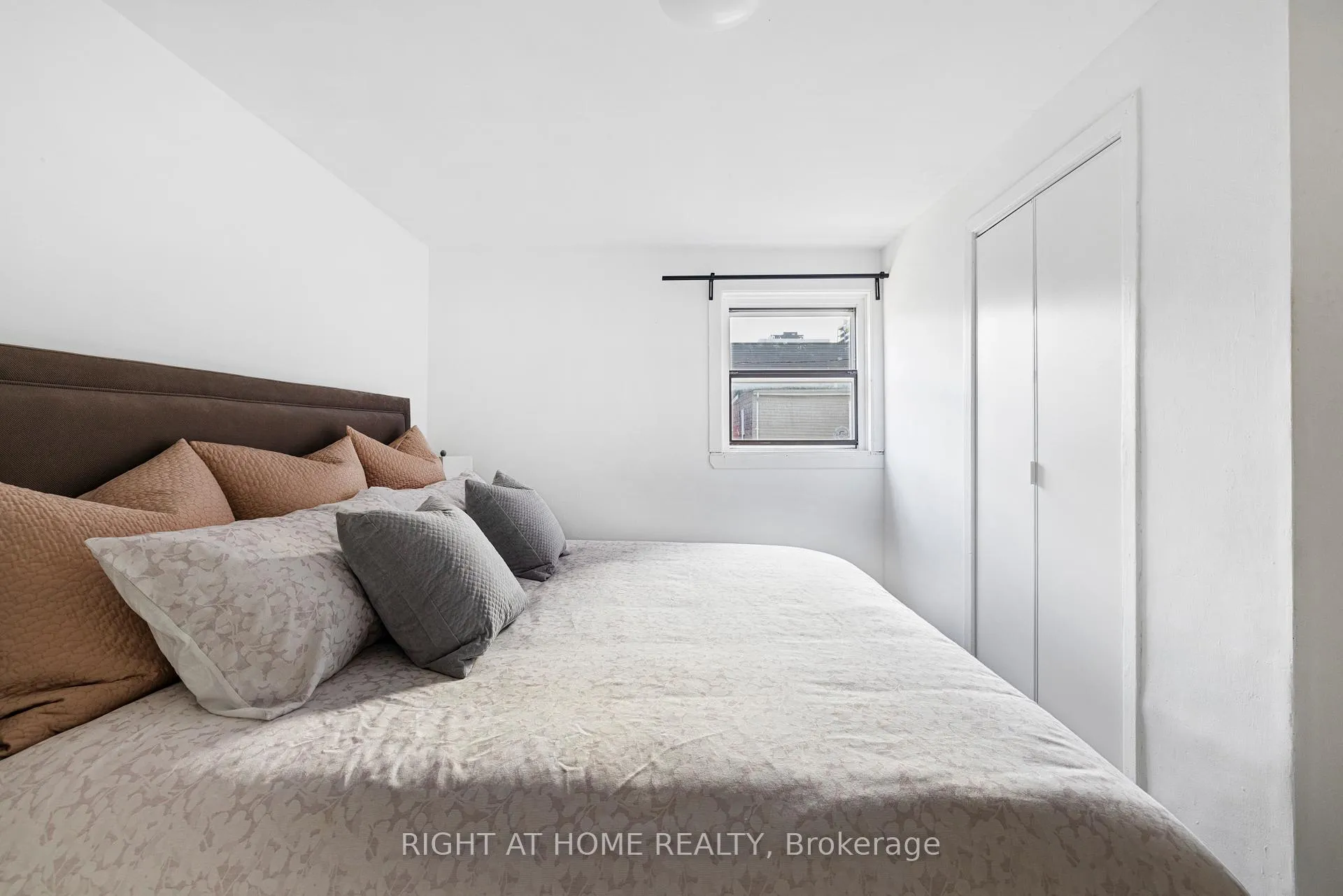 Photo 11 of 15 Kintyre Avenue, Toronto, South Riverdale — HOMEH