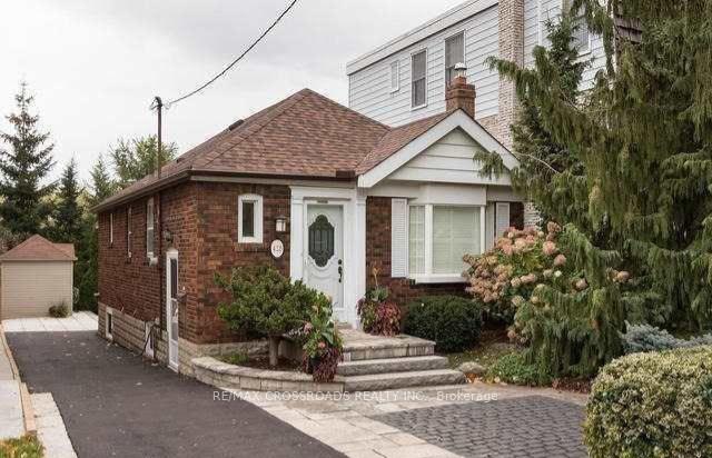 Front of Unit Lower, 428 Roehampton Avenue