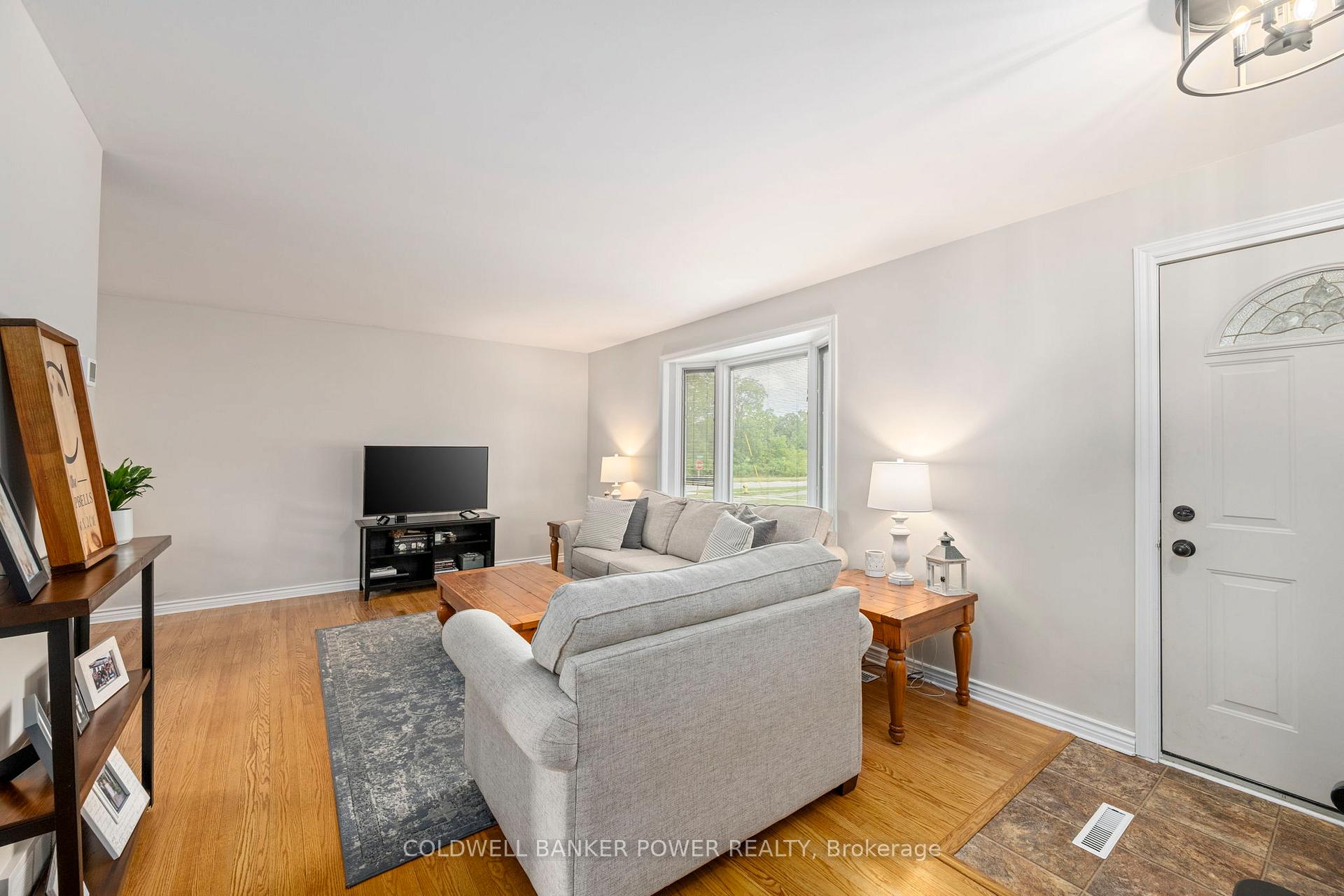 Photo 3 of 170 Eva Street, Thames Centre, Dorchester — HOMEH