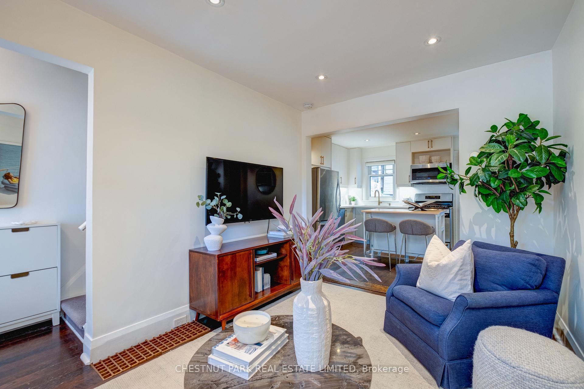 Photo 5 of 167 Elmer Avenue, Toronto, The Beaches — HOMEH