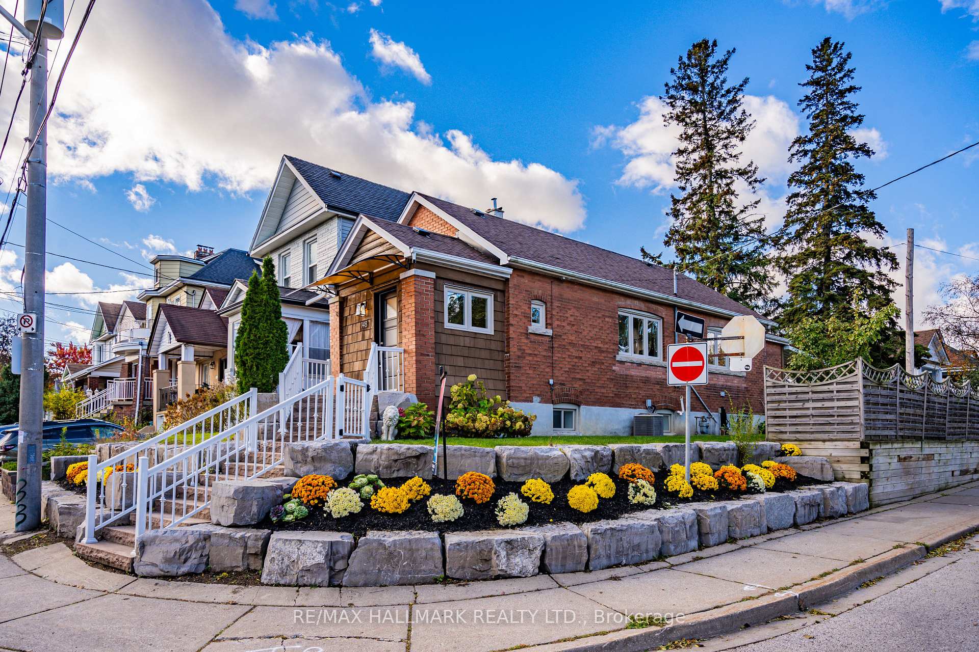 Photo 2 of 148 Westlake Avenue, Toronto, Woodbine-Lumsden — HOMEH