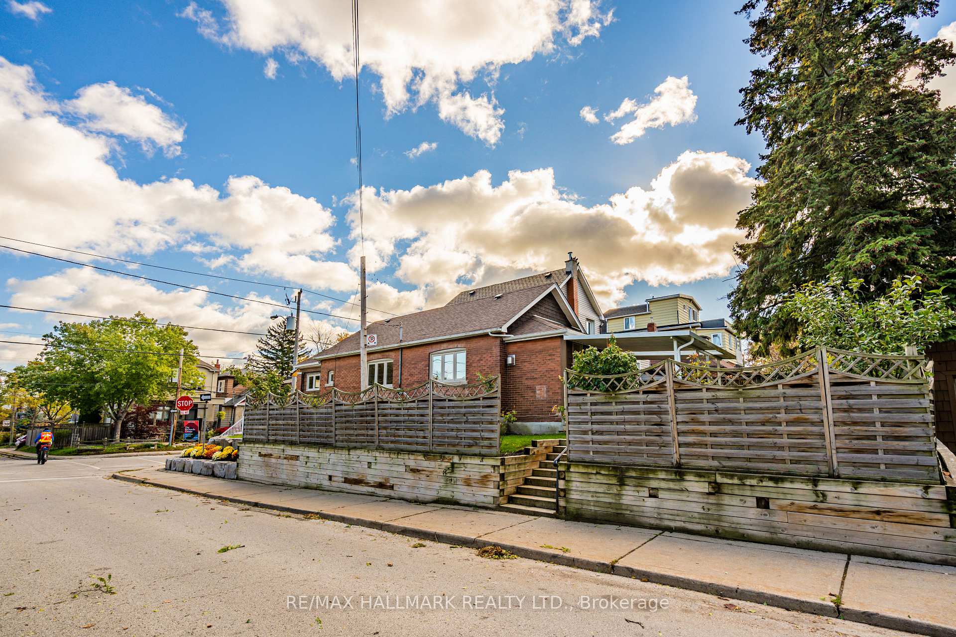 Photo 39 of 148 Westlake Avenue, Toronto, Woodbine-Lumsden — HOMEH