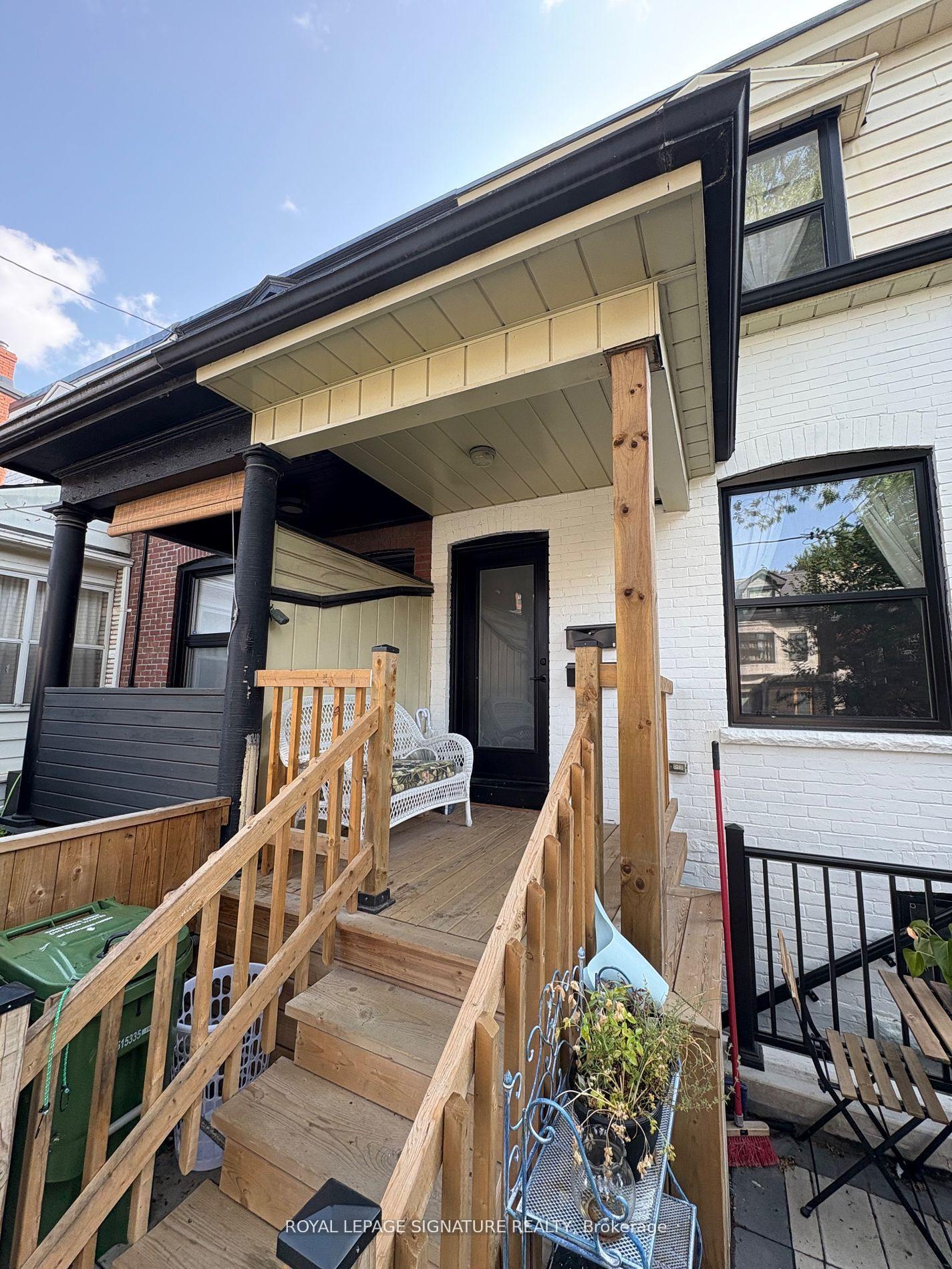 Photo 3 of Unit Upper, 163 Hampton Avenue, Toronto, North Riverdale — HOMEH