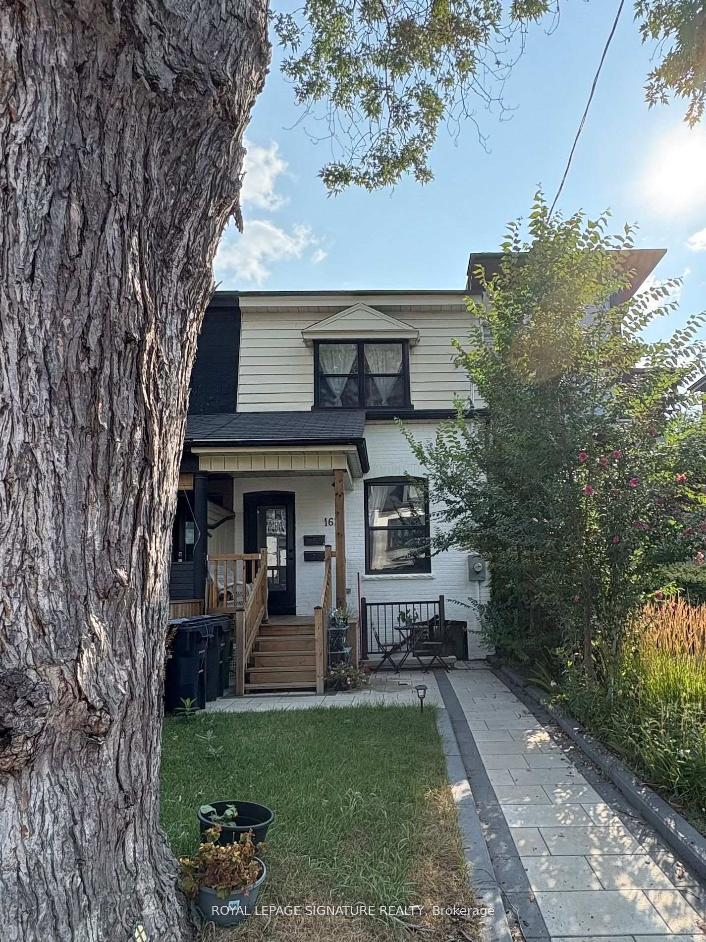 Photo 4 of Unit Upper, 163 Hampton Avenue, Toronto, North Riverdale — HOMEH