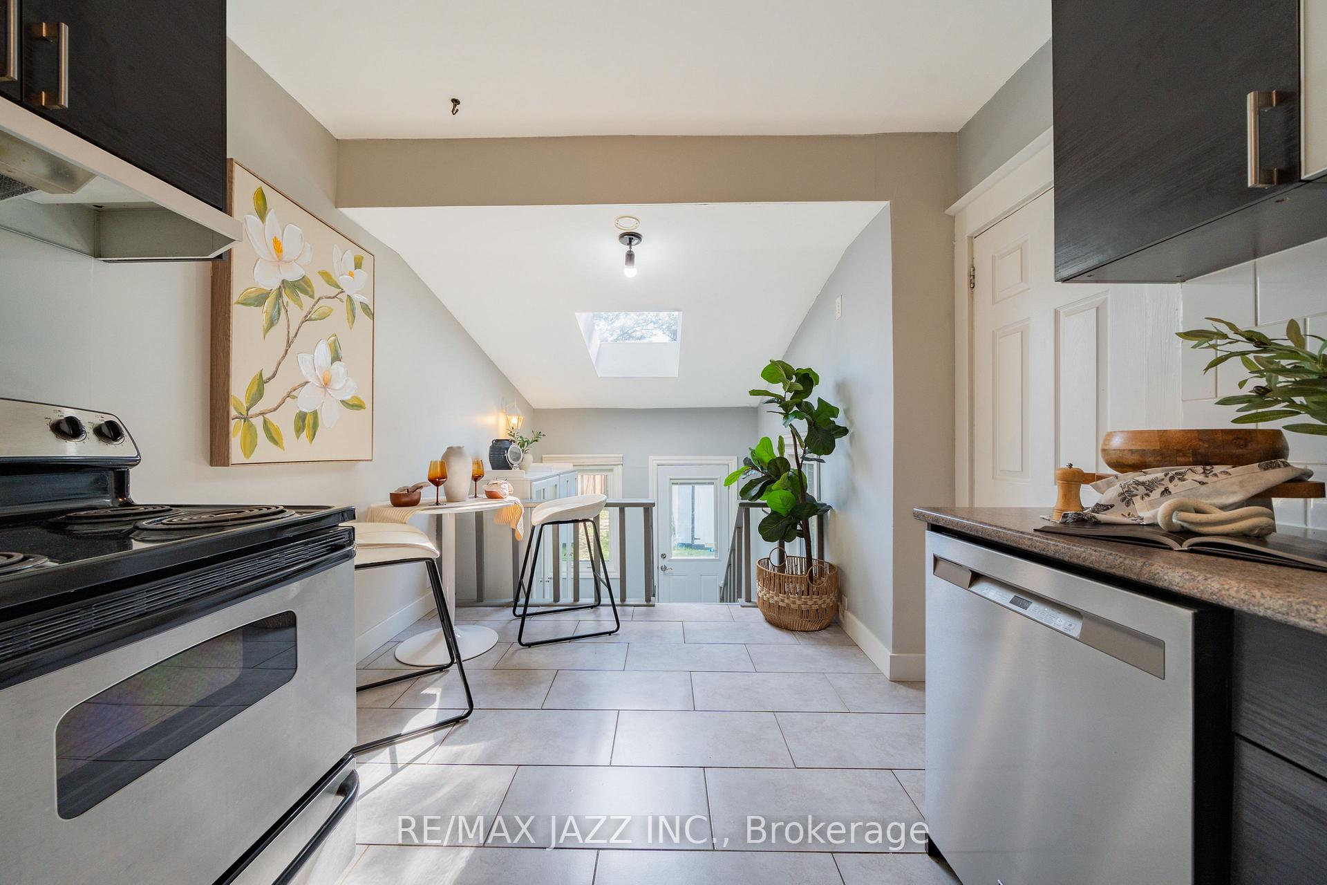 Photo 14 of 705 Mortimer Avenue, Toronto, Danforth Village-East York — HOMEH