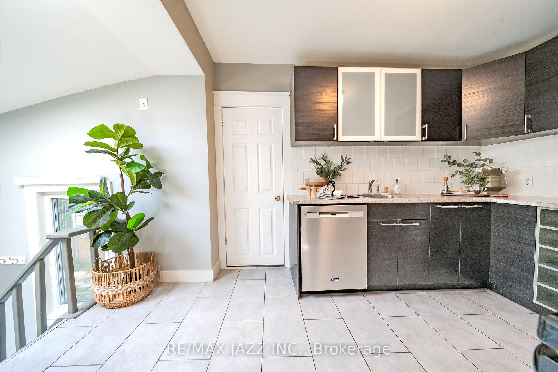 Photo 16 of 705 Mortimer Avenue, Toronto, Danforth Village-East York — HOMEH