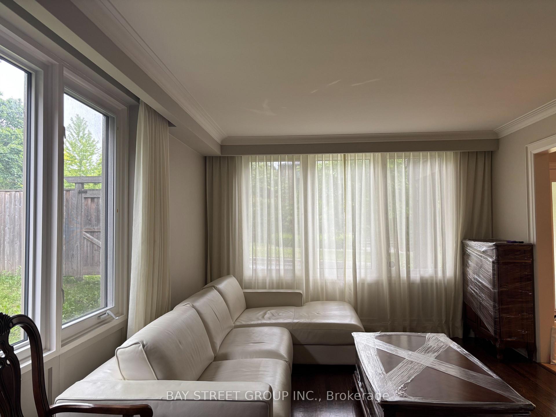 Photo 4 of 16 Overdale Road, Toronto, Forest Hill North — HOMEH