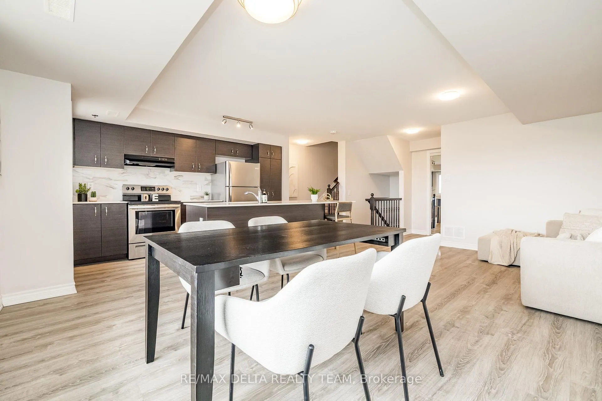 Photo 8 of 509 Ozawa Private, Ottawa, CFB Rockcliffe and Area — HOMEH