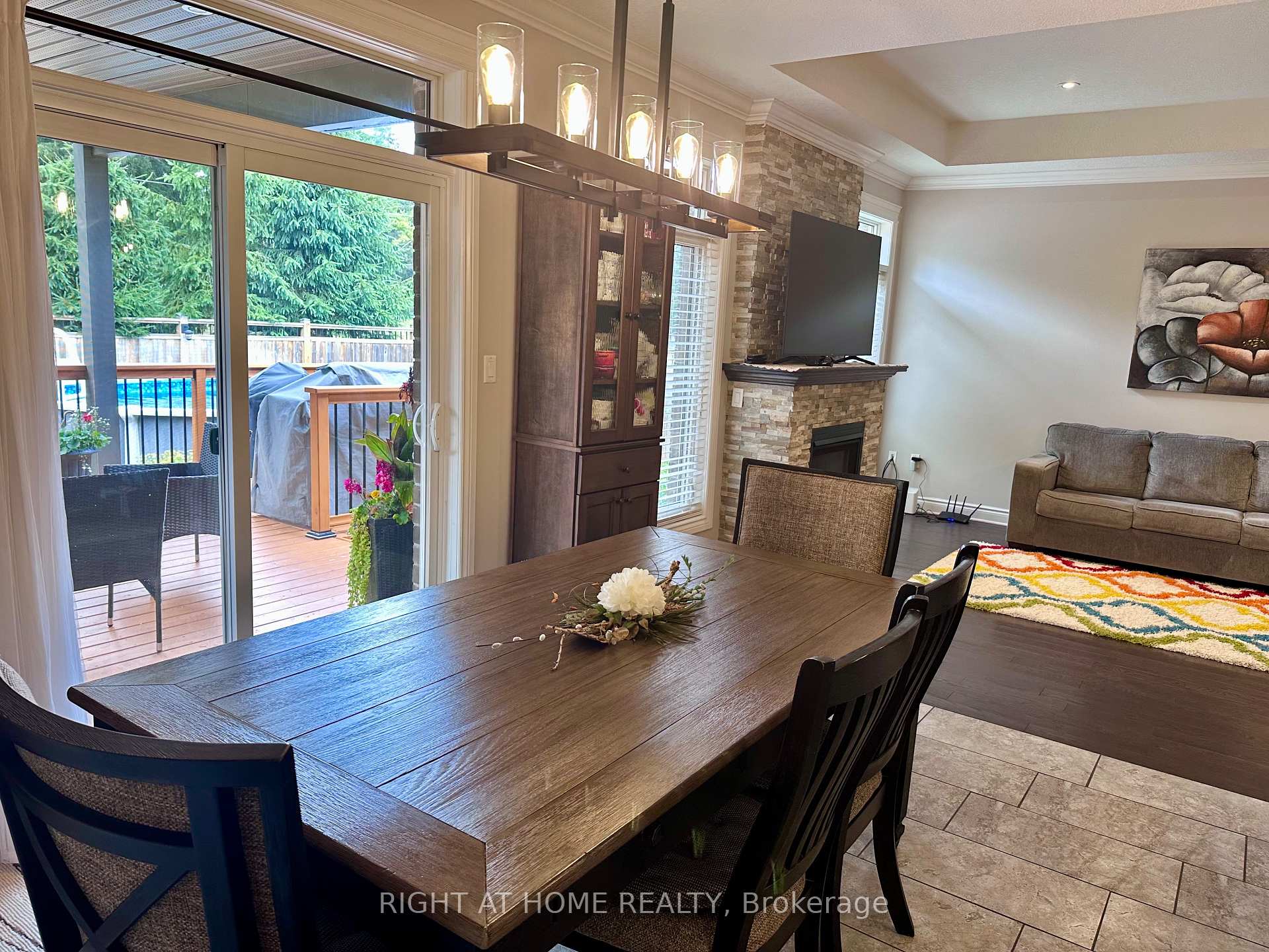 Photo 4 of 1 Drake Court, Strathroy-Caradoc, SW — HOMEH